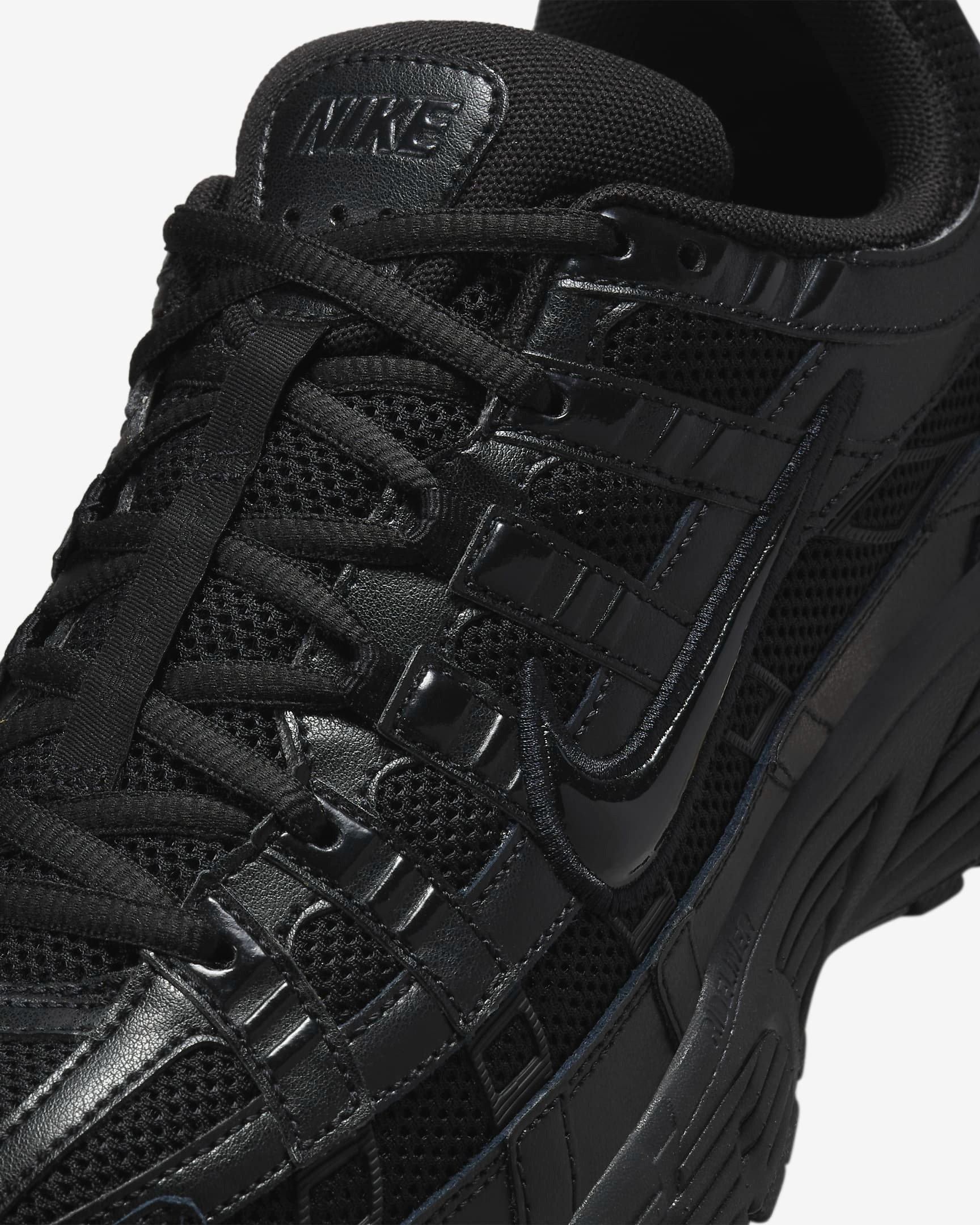 Кроссовки мужские NIKE P-6000 CD6404-002 44,5 (10,5 US) черные фото 