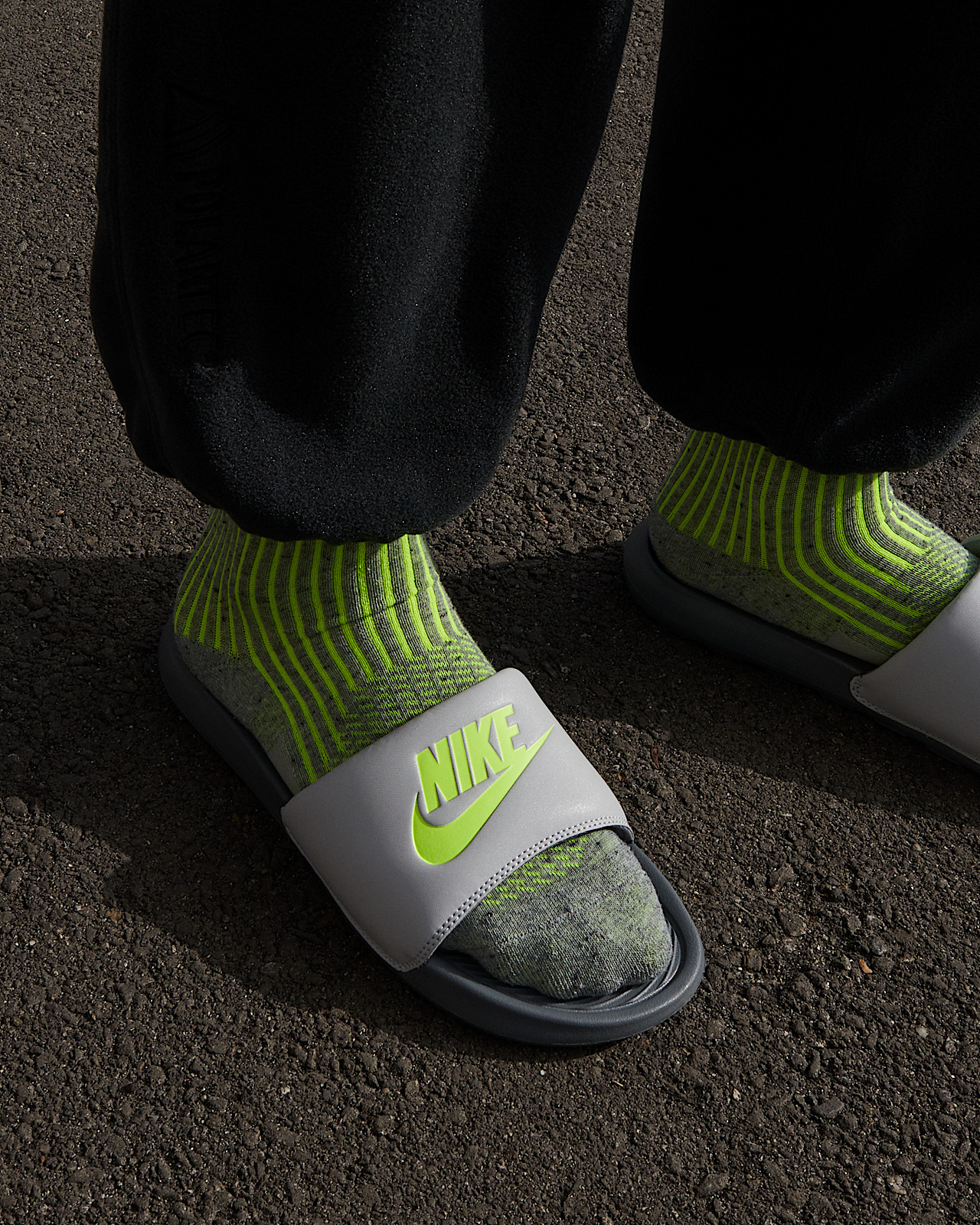 Шльопанці чоловічі NIKE Victori One Slide CN9675-011 45 (11 US) сіріфото