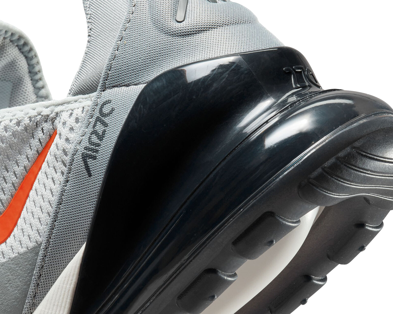 Кросівки чоловічі NIKE Air Max 270 Sc DR8616-001 41 (8 US) біліфото