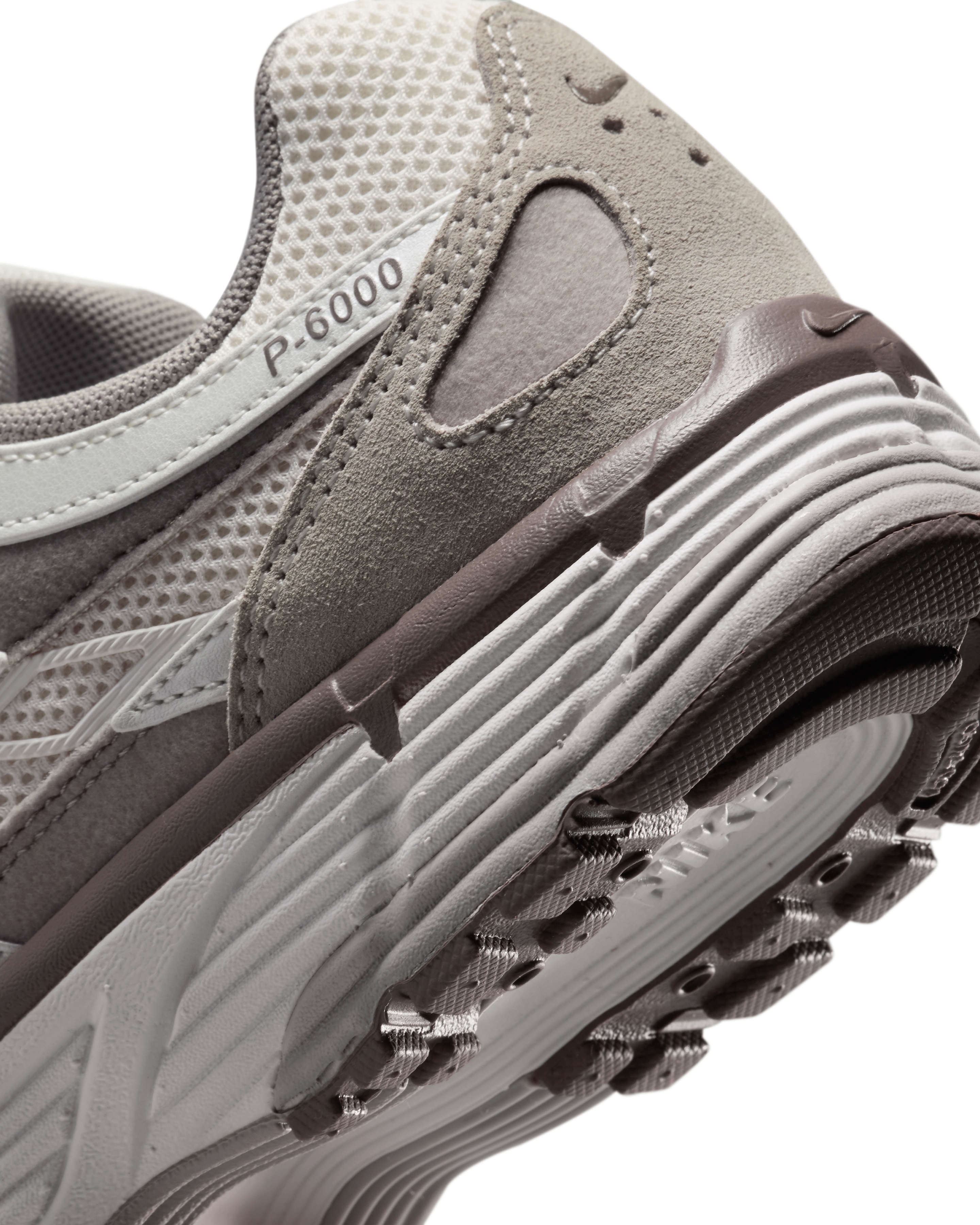 Кроссовки женские NIKE W P-6000 HV6353-001 38,5 (7,5 US) розовые фото 