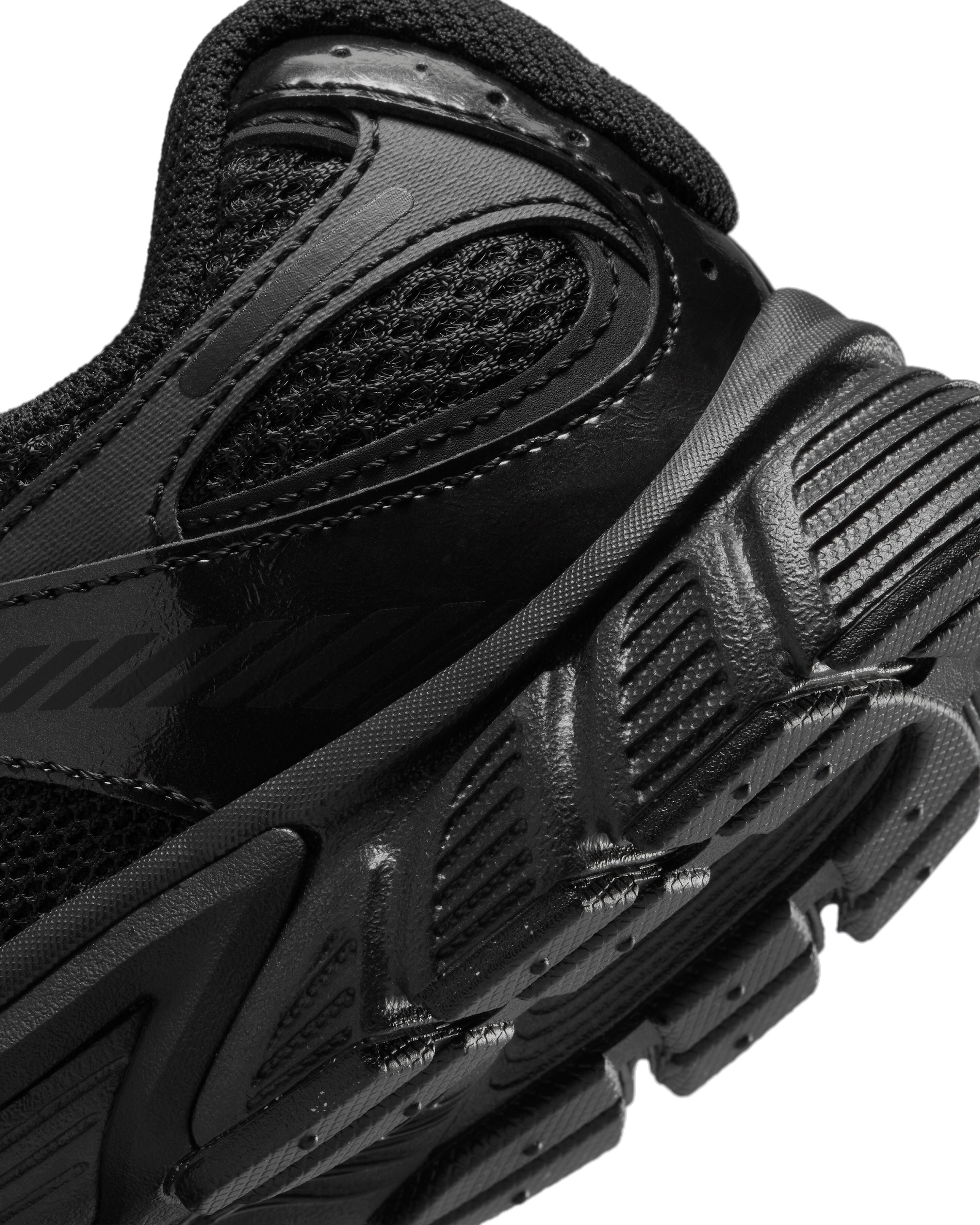 Кроссовки подростковые NIKE V5 Rnr (Gs) HQ6411-002 39 (6.5Y US) черные фото 