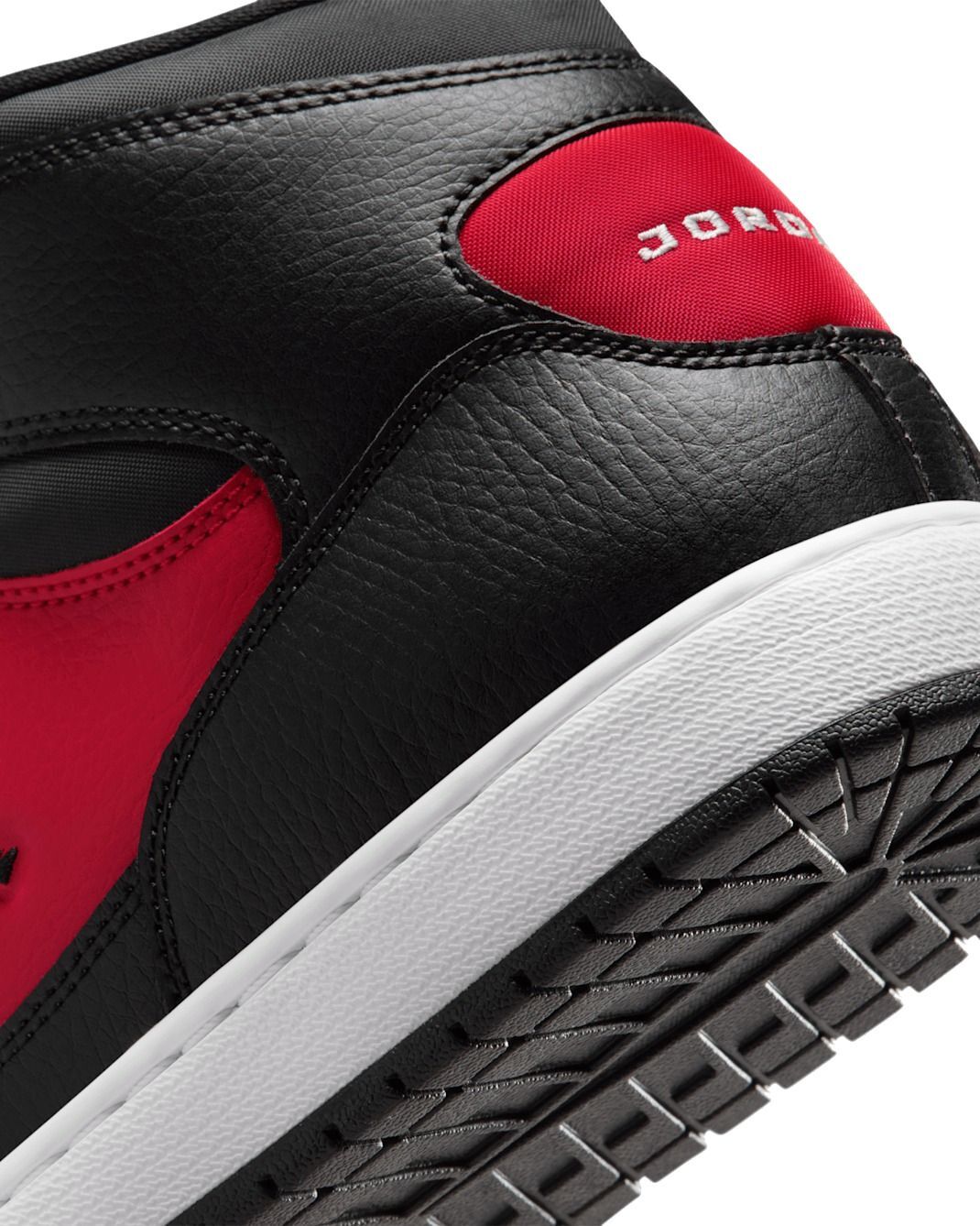 Кроссовки мужские NIKE Jordan Court Connect Mid IQ5685-006 40 (7