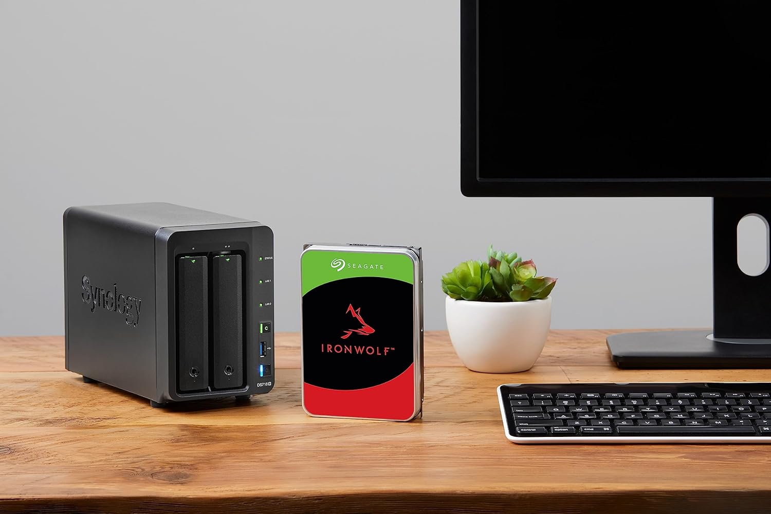 Жесткий диск SEAGATE 3.5" 2TB (ST2000VN003)фото
