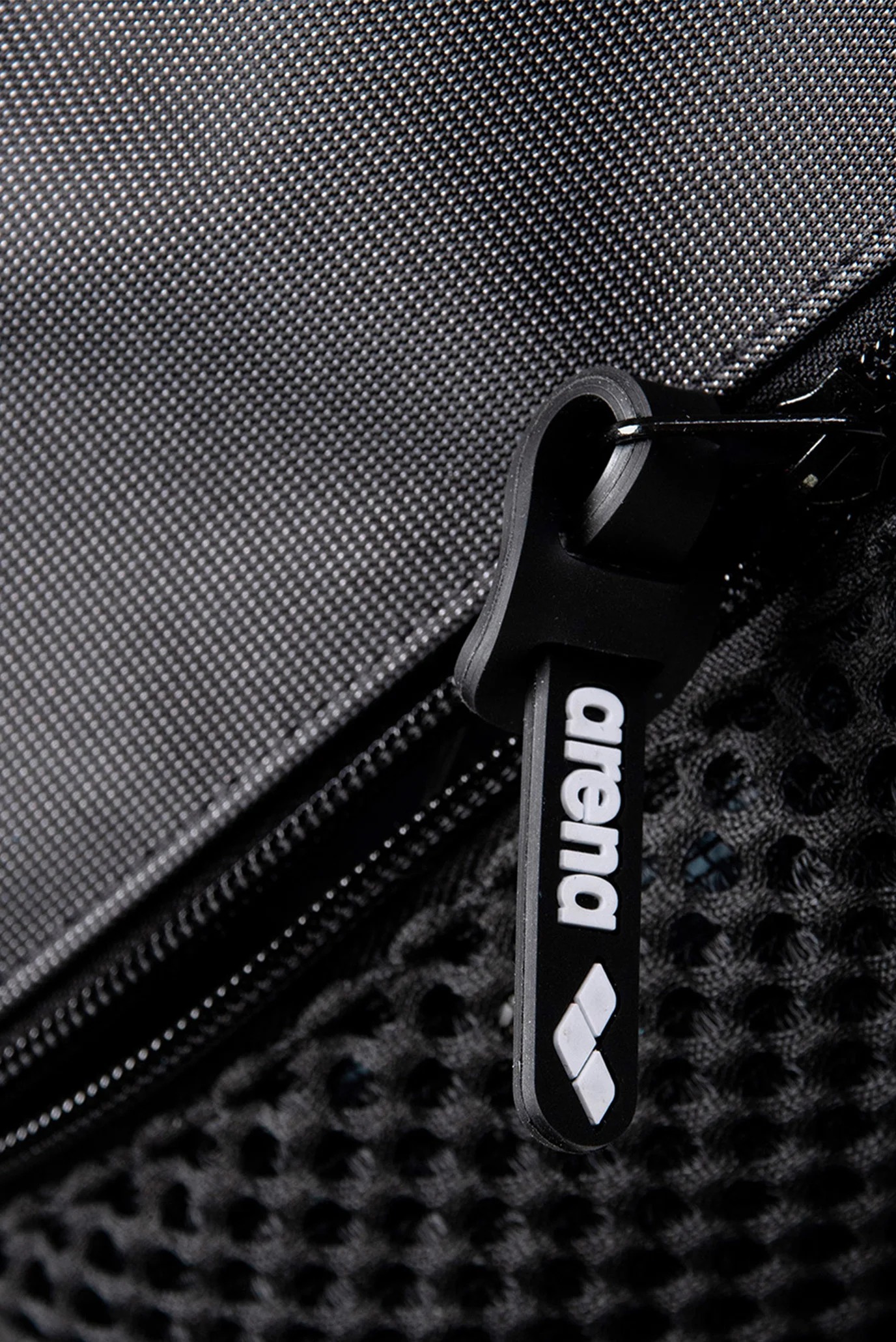 Сумка Arena One Go Pocket Bag 7L 010242-100 черная/серая фото 