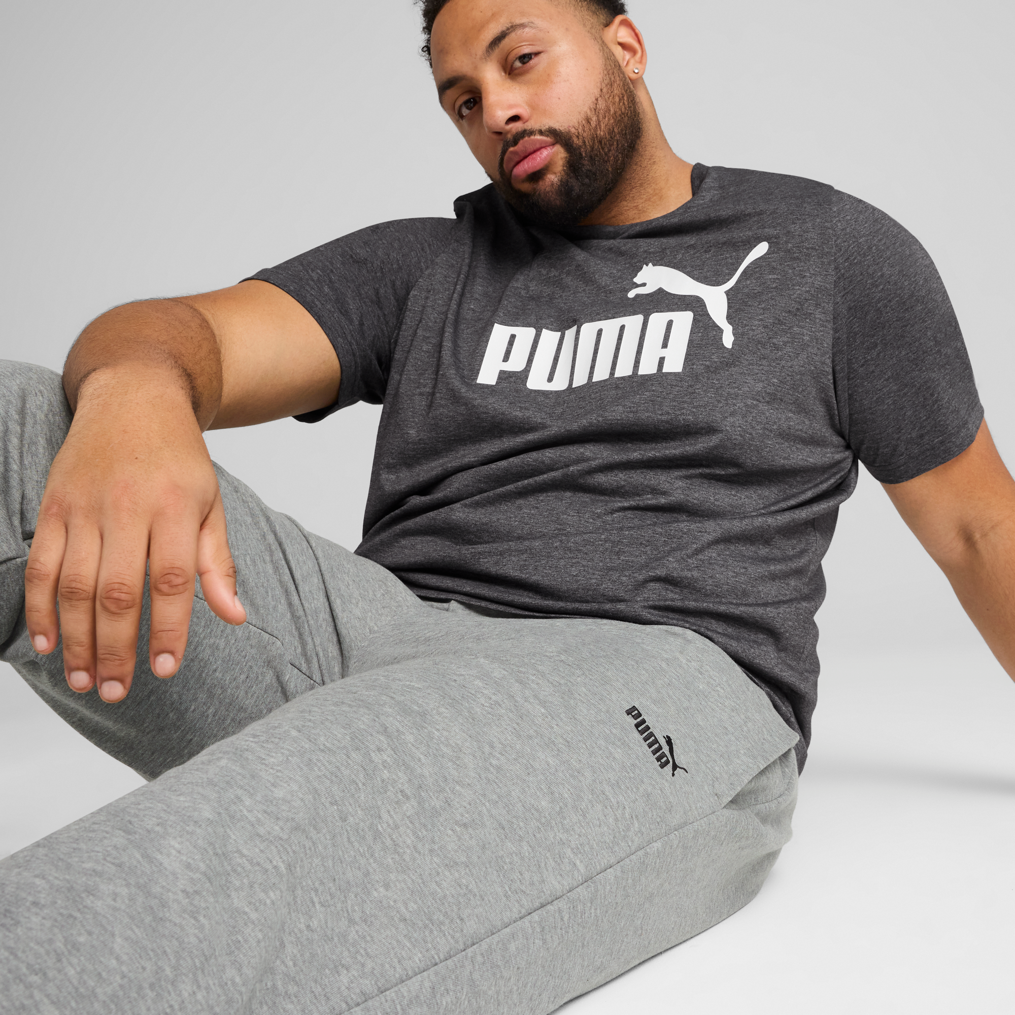 Спортивные штаны мужские Puma Ess No. 1 Logo Seatpants 682608-03 XXL серые фото 