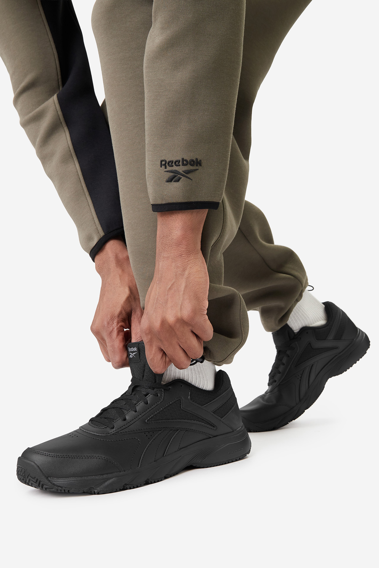 Кроссовки мужские Reebok CUSHION 4.0 100001162 42 черные фото8