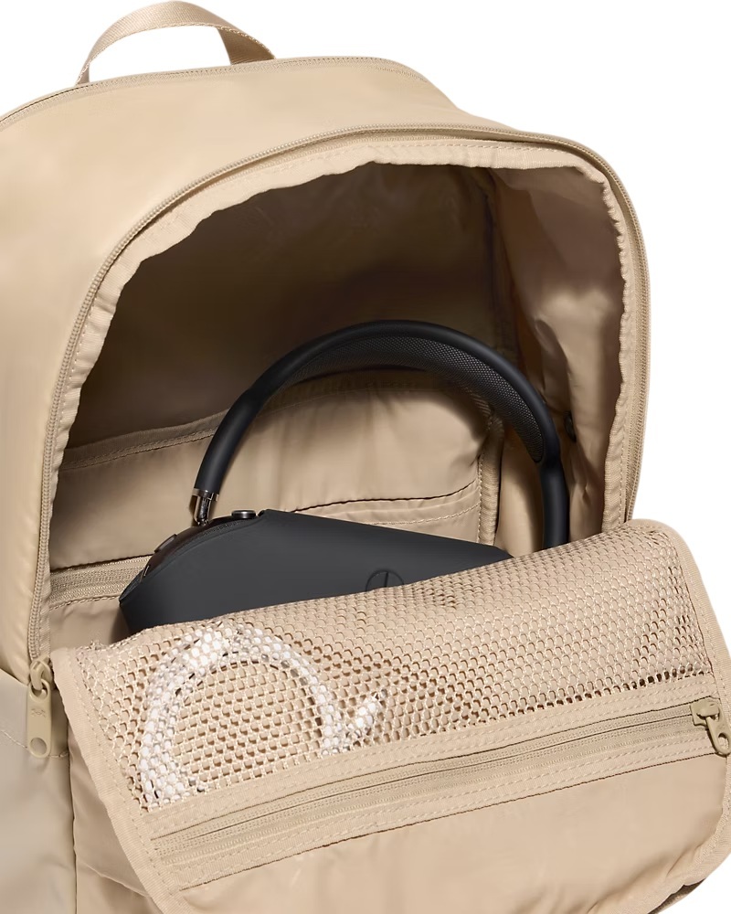 Рюкзак Under Armour Studio Spirit Backpack 21L 1388928-299 бежевийфото