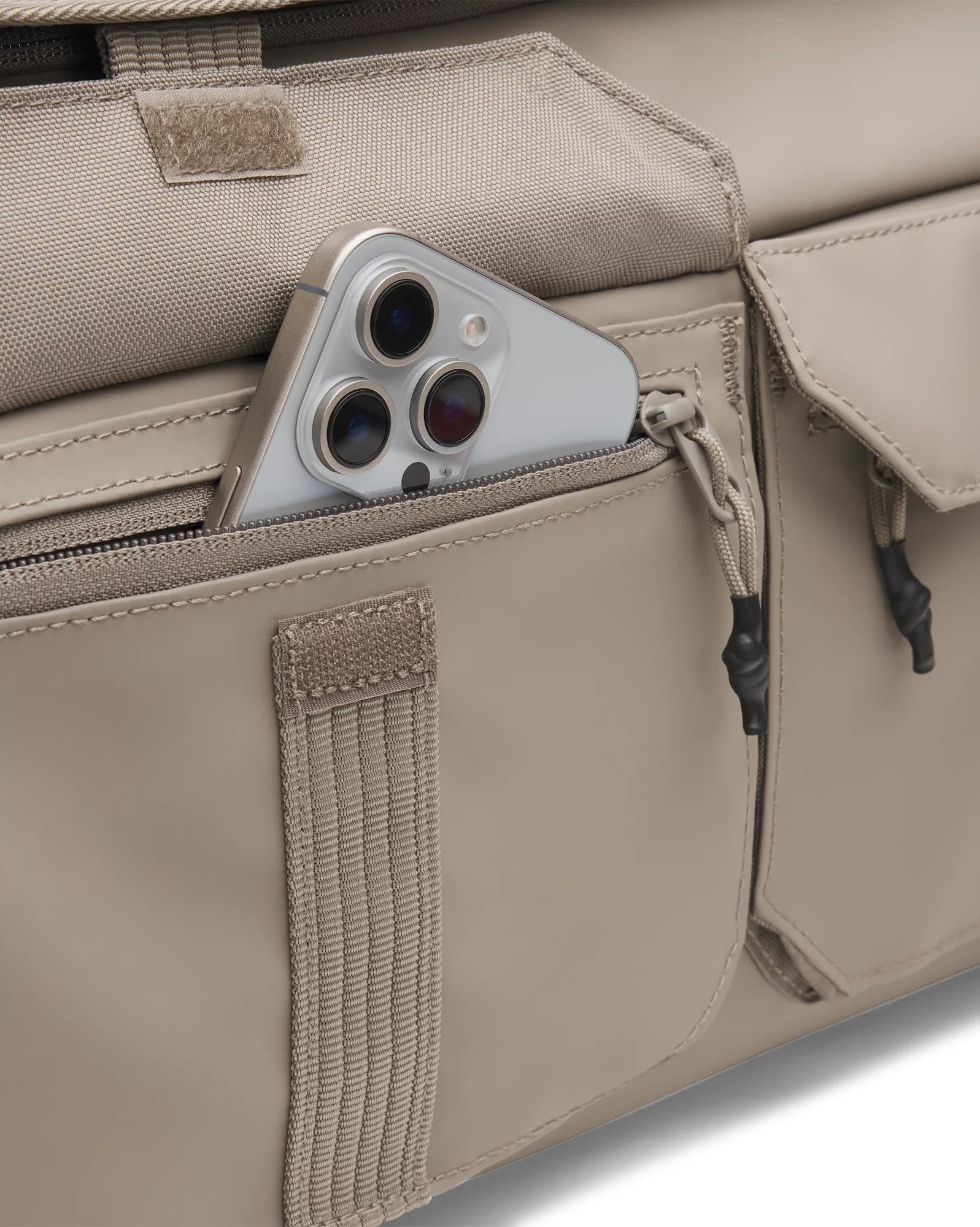 Рюкзак-сумка Under Armour Triumph Backpack Duffle 48L 1384664-200 тауповафото