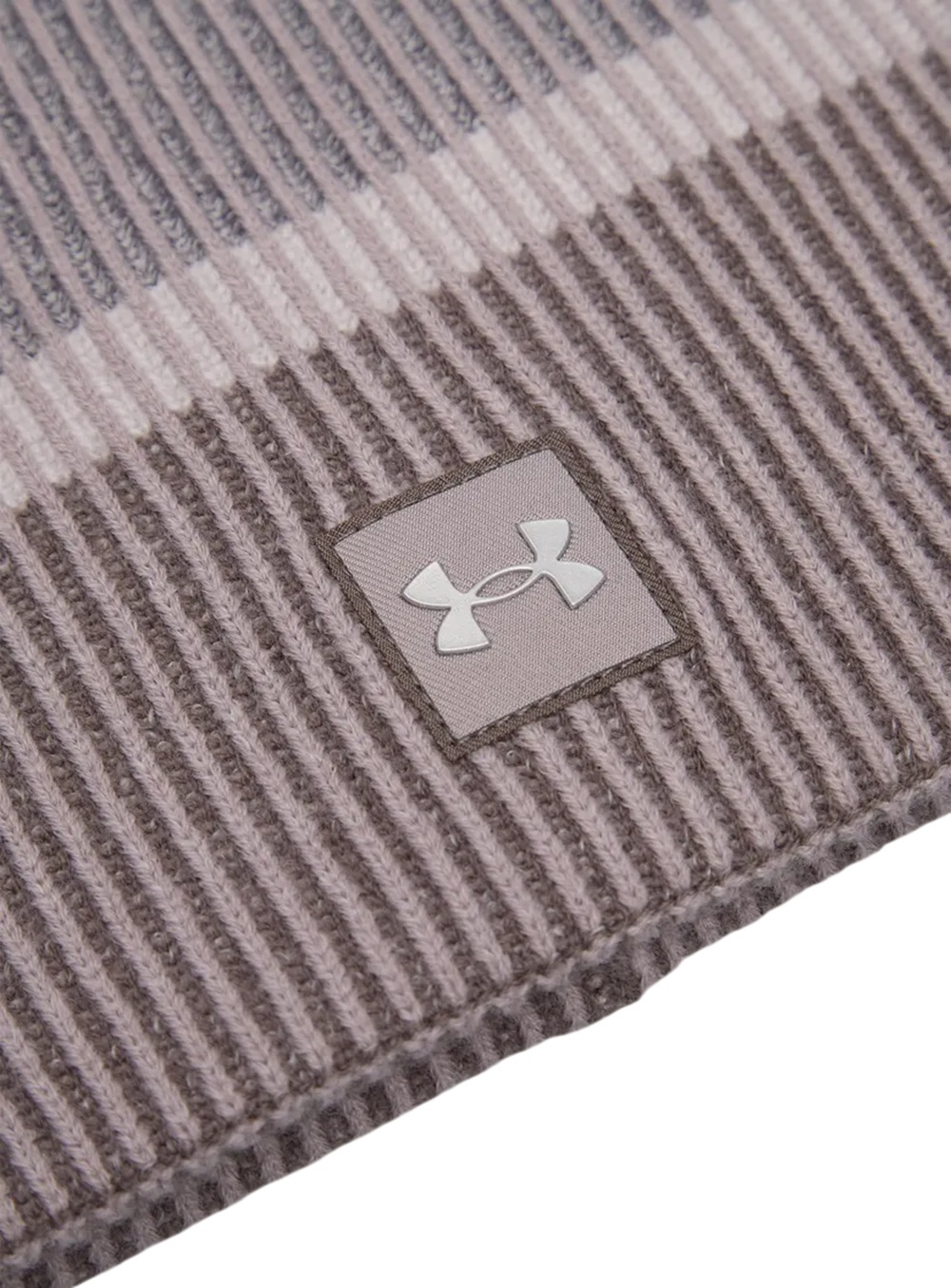 Шапка Under Armour Launch Reflective Beanie 1386648-015 пудрова фото3