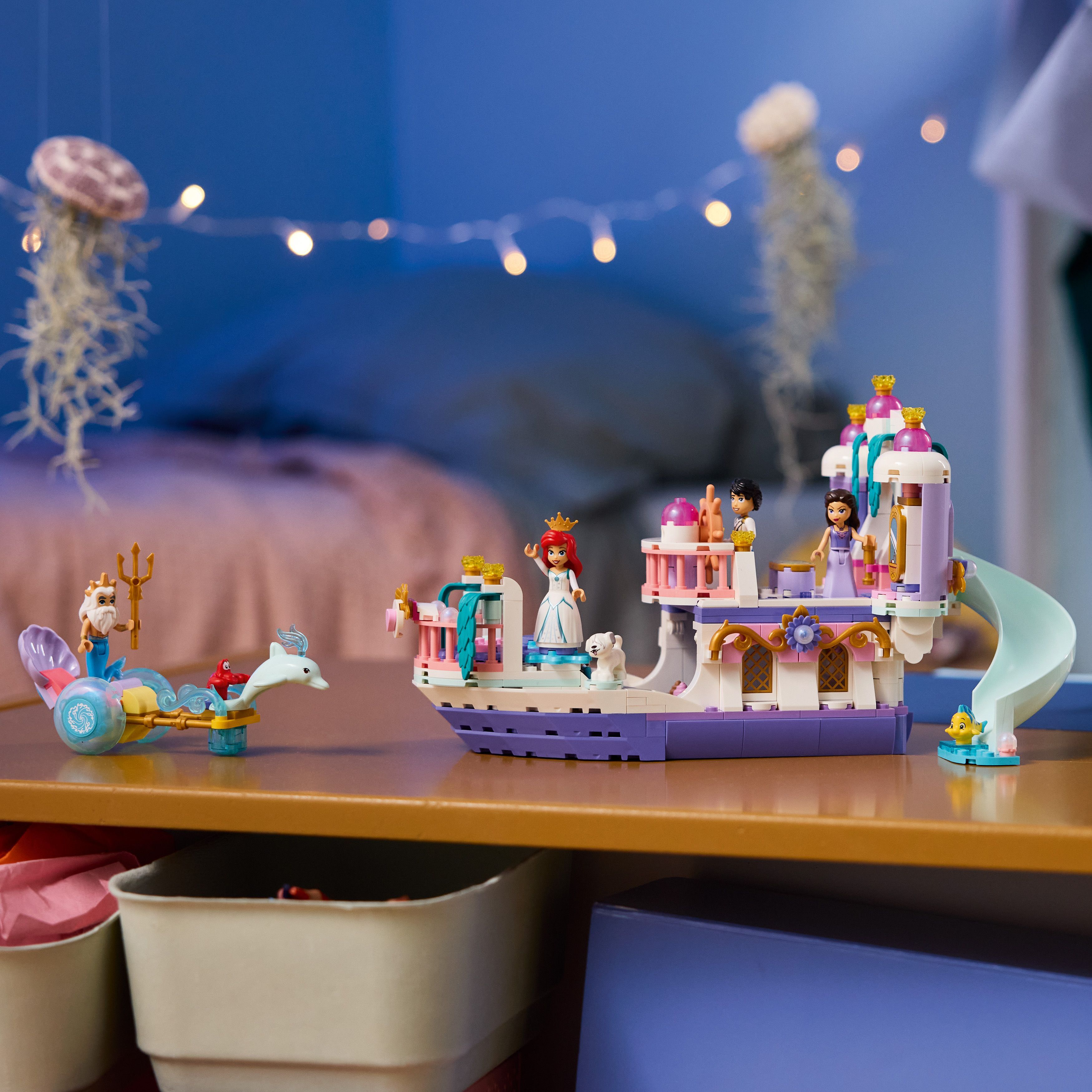 LEGO 43299 Disney Princess Королевская свадебная лодка Ариэль фото 11