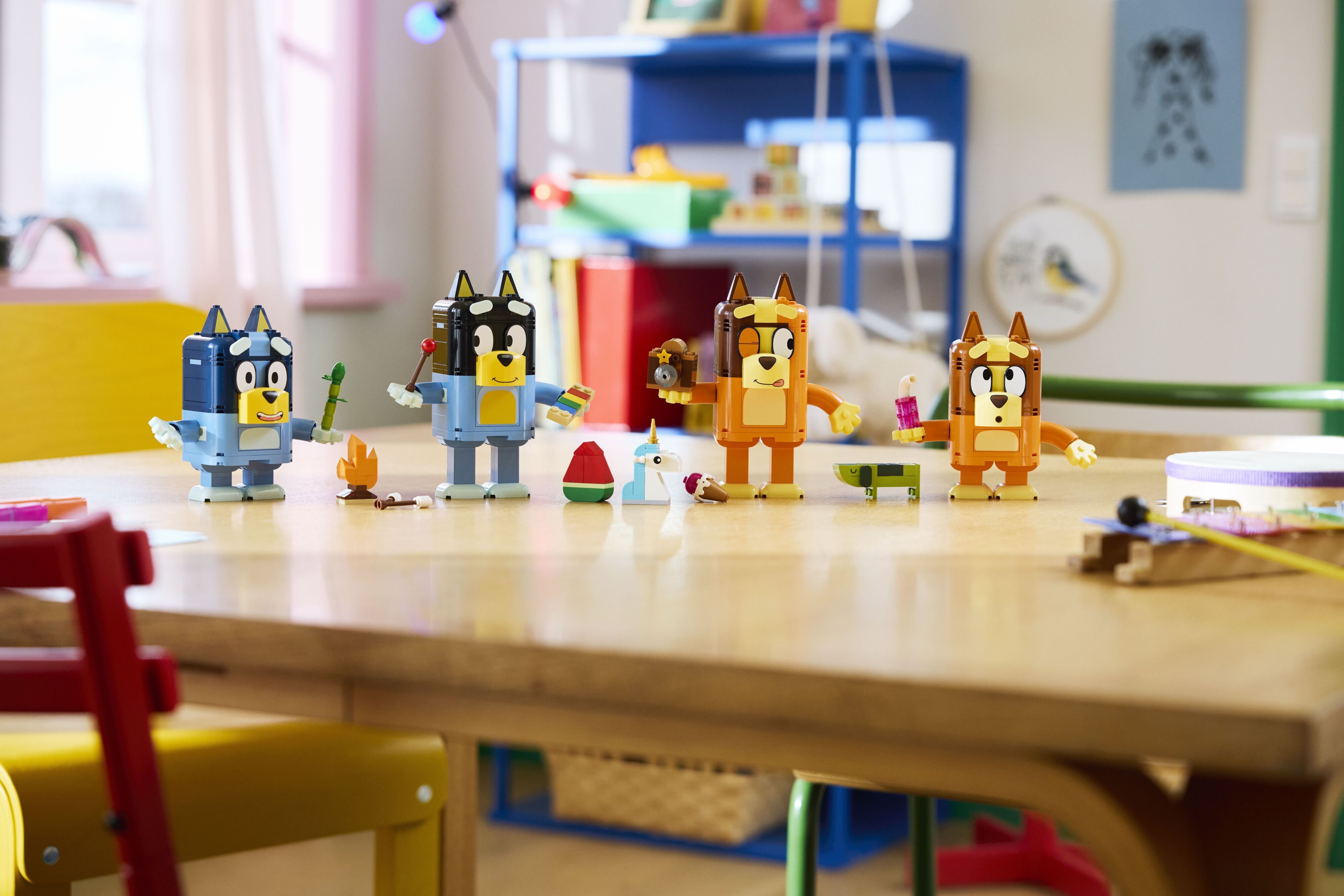 LEGO 11217 Bluey Семья Блуи из кубиков фото 