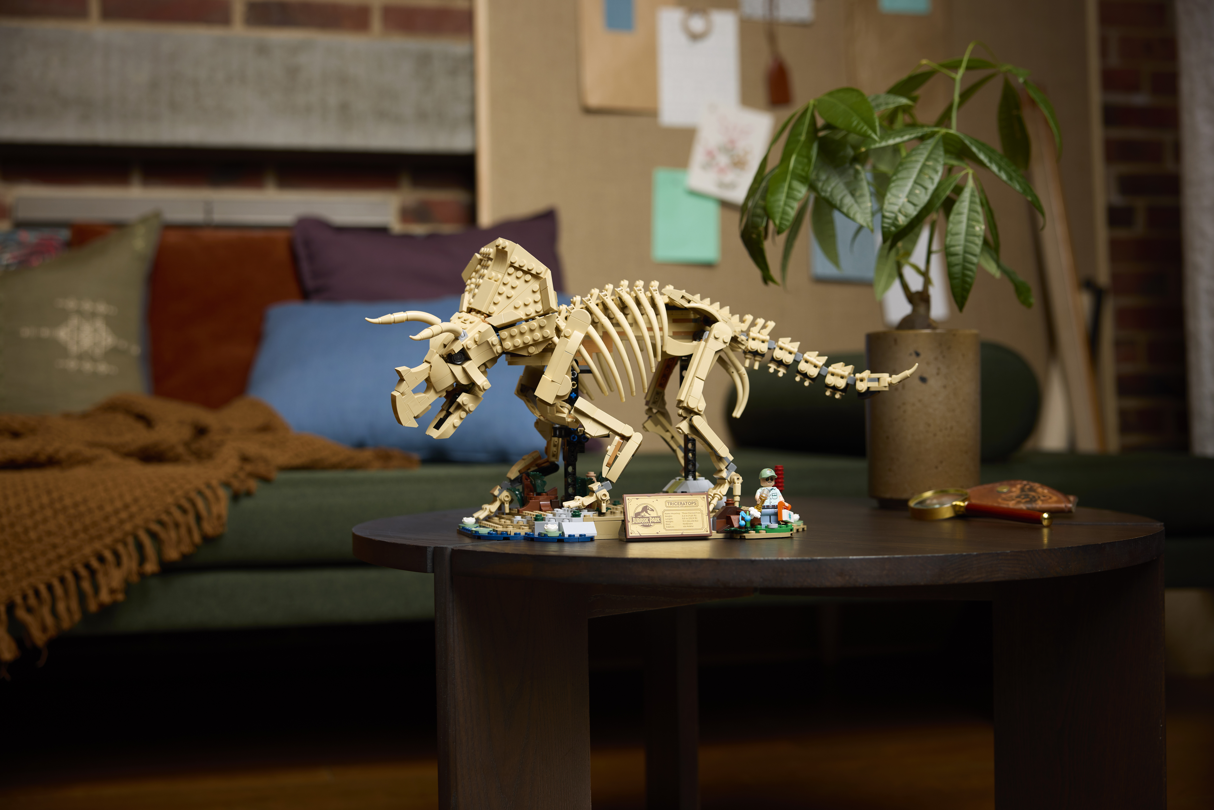 LEGO 77985 Jurassic World Окаменелости динозавров: трицератопс фото 9