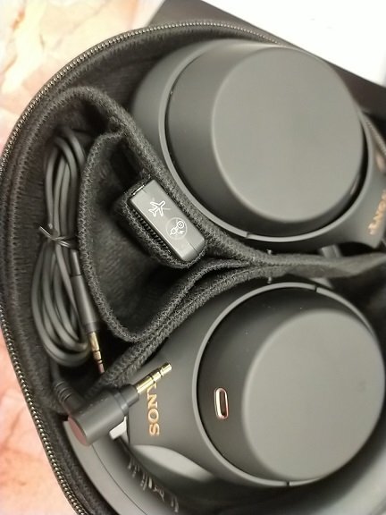 Навушники Bluetooth Sony WH-1000XM4 Black (WH1000XM4B.CE7)фото2