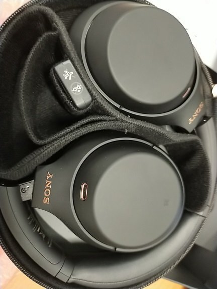 Навушники Bluetooth Sony WH-1000XM4 Black (WH1000XM4B.CE7)фото3