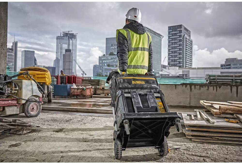 Сумка для інструменту DeWalt відкрита, жорстка конструкція, поліестер 1200D, 450x350x250мм (DWST82990-1)фото