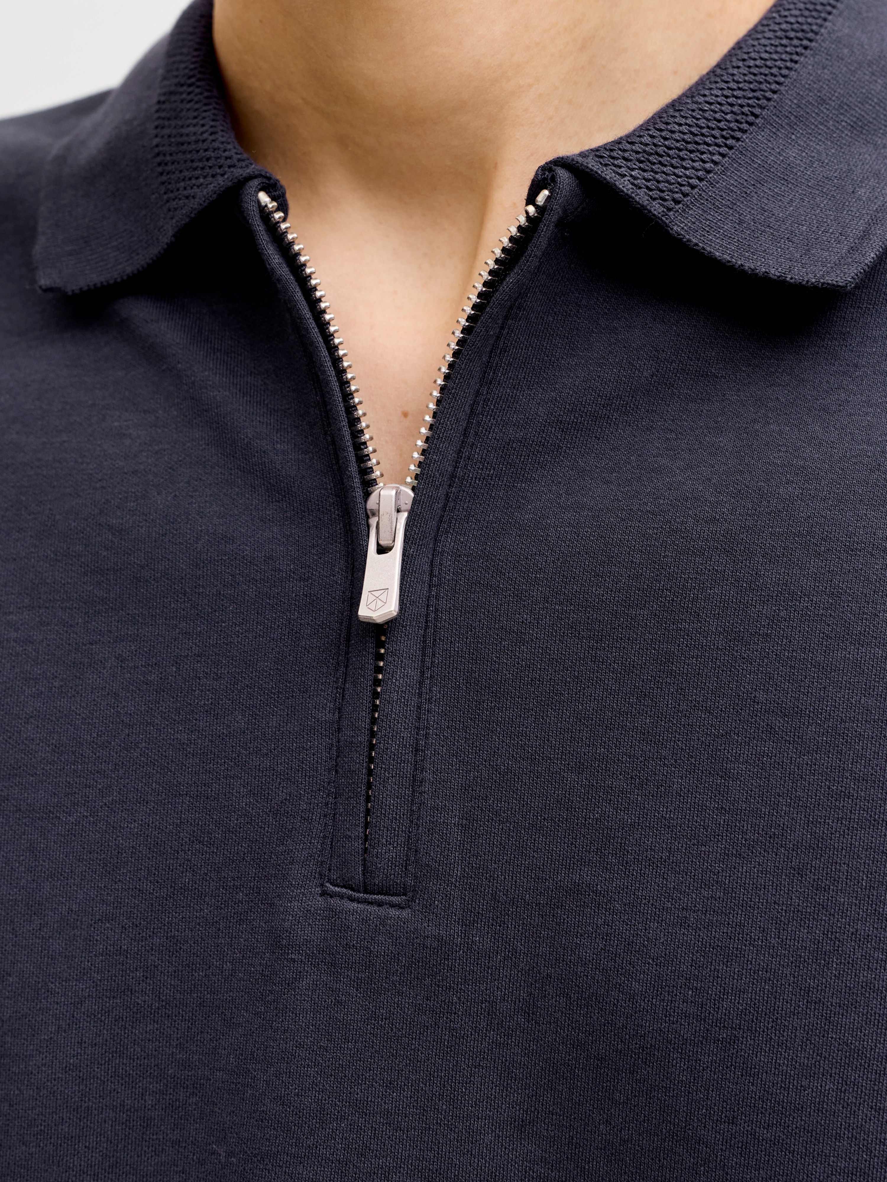 Поло мужское Jack &amp; Jones Jprblaethan Ss Zip Polo Sn 12292992 XL темно-синие фото 