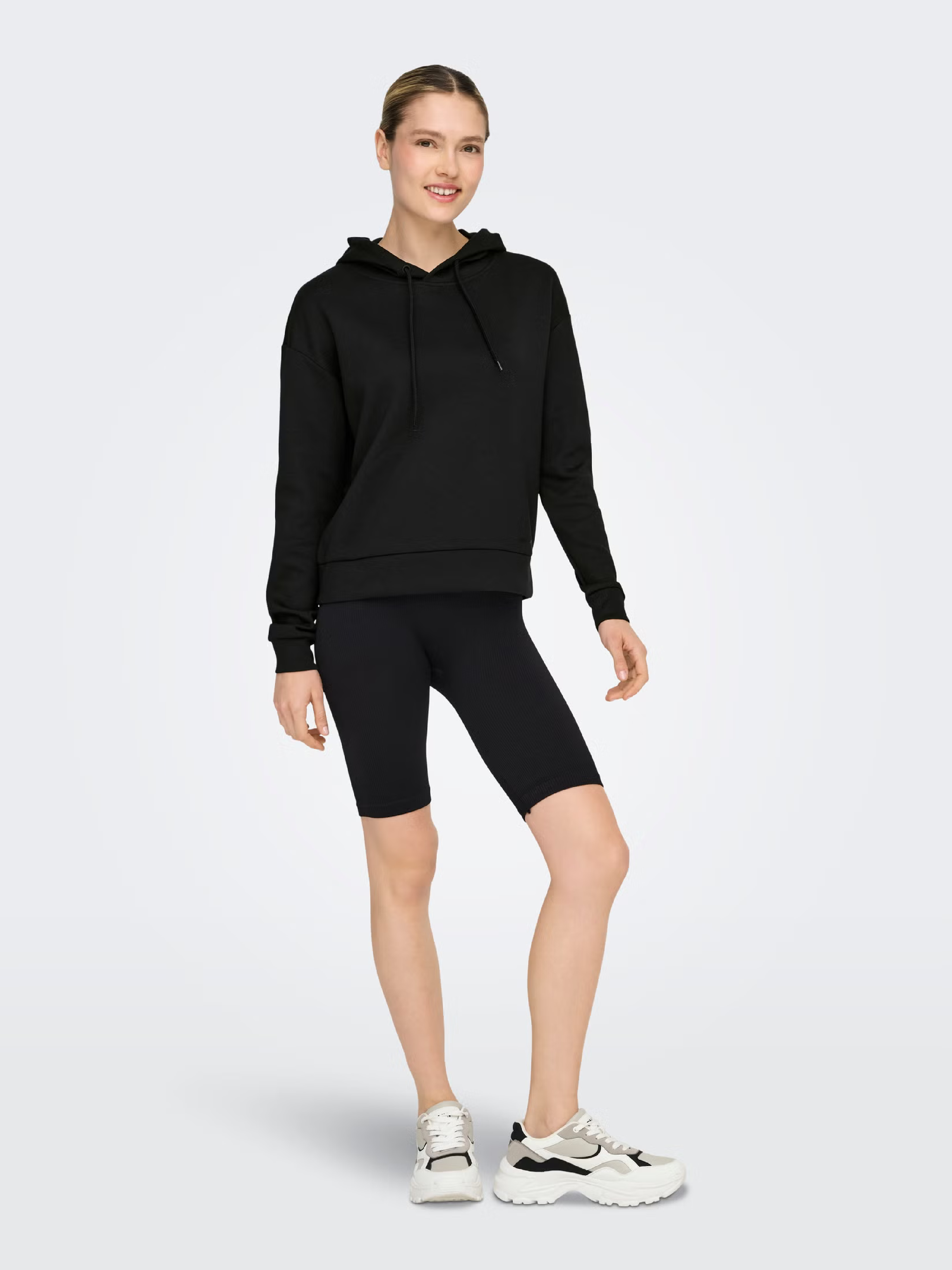 Худи женское Only Play Onplounge Hood Ls Swt Noos 15245850 S черное фото 