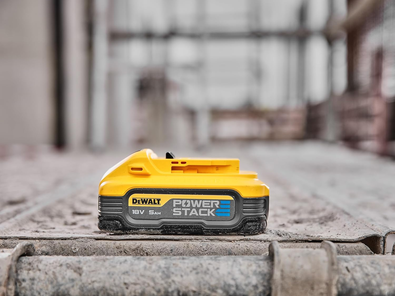 Акумулятор DeWalt 18В XR Li-lon PowerStack (DCBP034E2)фото