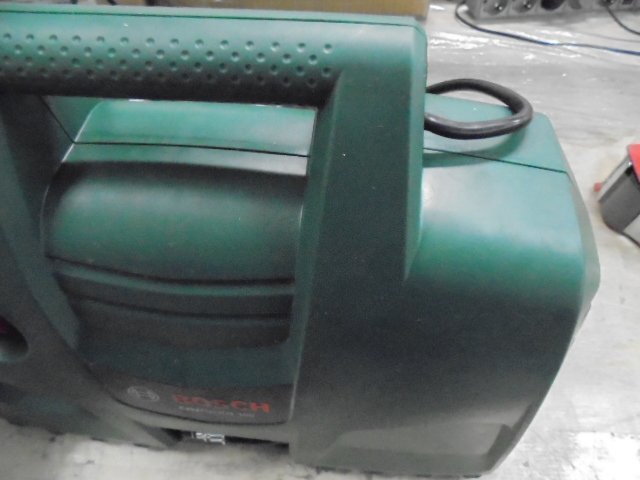 Мінімийка високого тиску Bosch EasyAquatak 100 (0.600.8A7.E00)фото