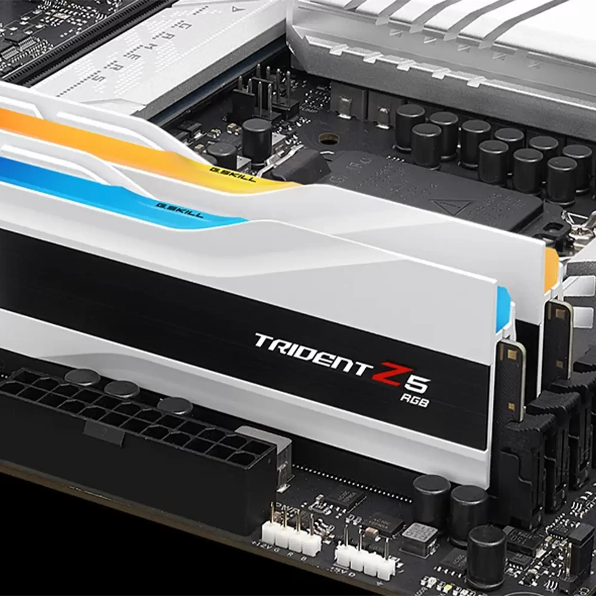 Память для ПК G.SKILL DDR5 6000 32GB (2x16GB) Trident Z5 RGB (F5-6000J3636F16GX2-TZ5RW) фото4
