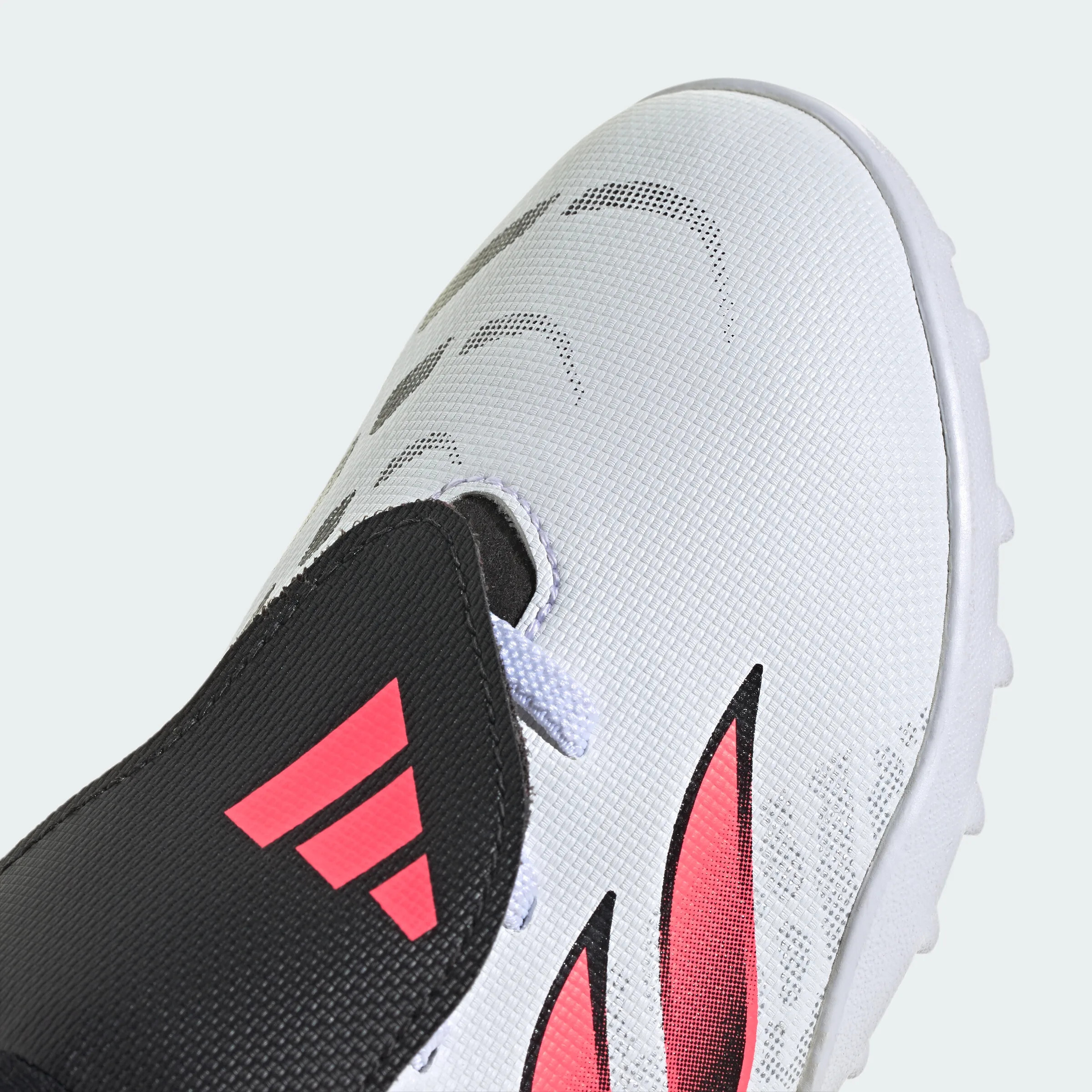 Сороконіжки дитячі Adidas Predator Club IH2087 29 (11 UK) білі фото7