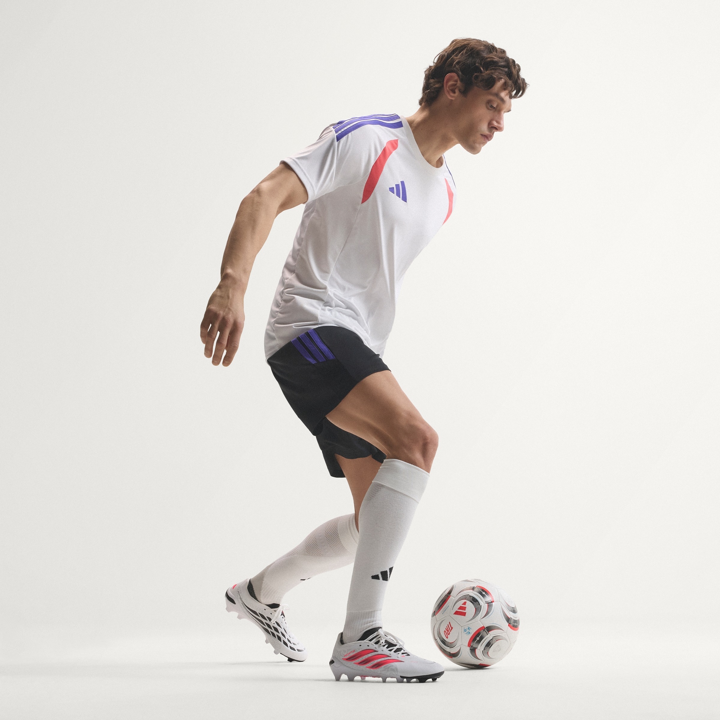 Бутсы Adidas Predator League FG IH7154 44 (9,5 UK) белые фото10