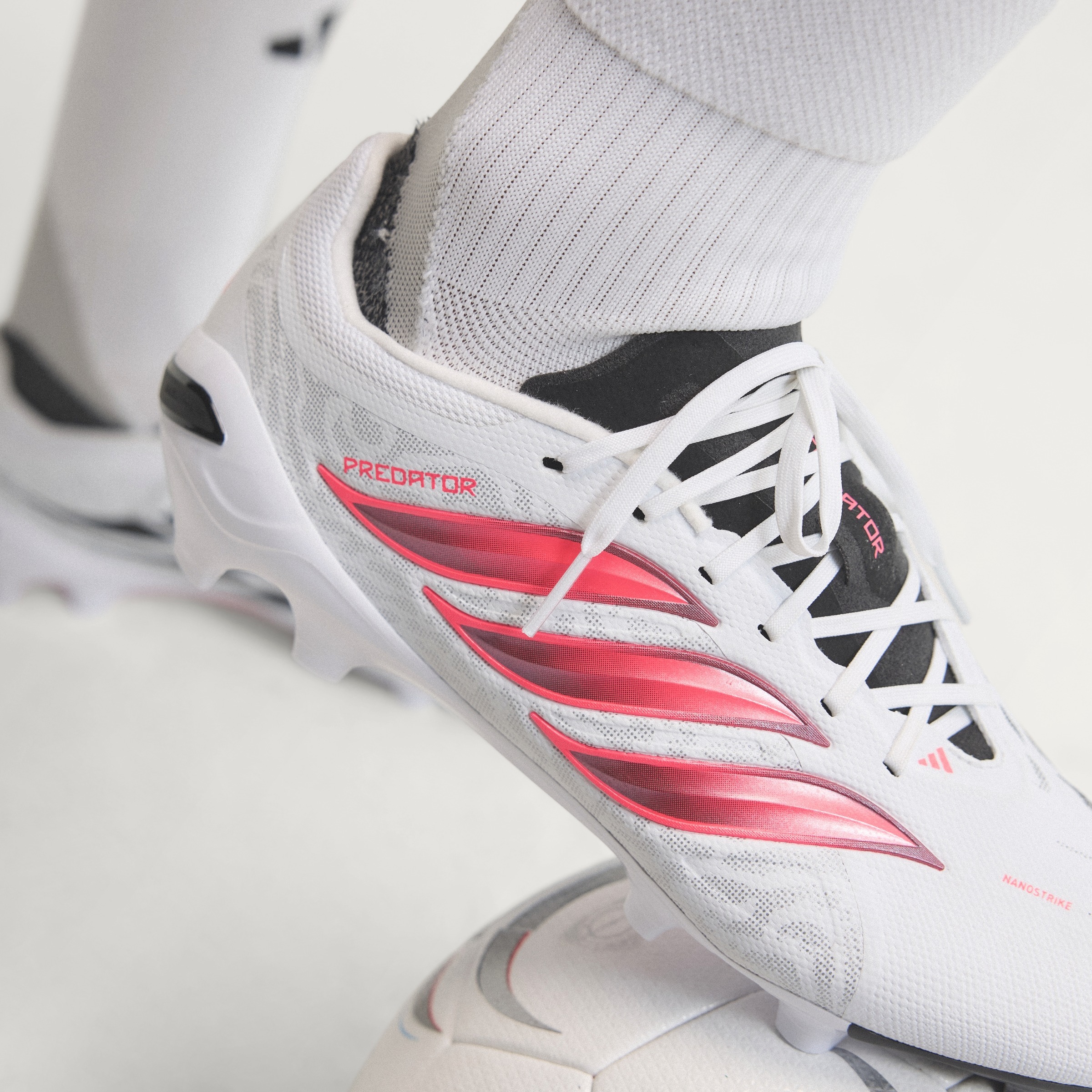 Бутсы Adidas Predator League FG IH7154 46 (11 UK) белые фото5