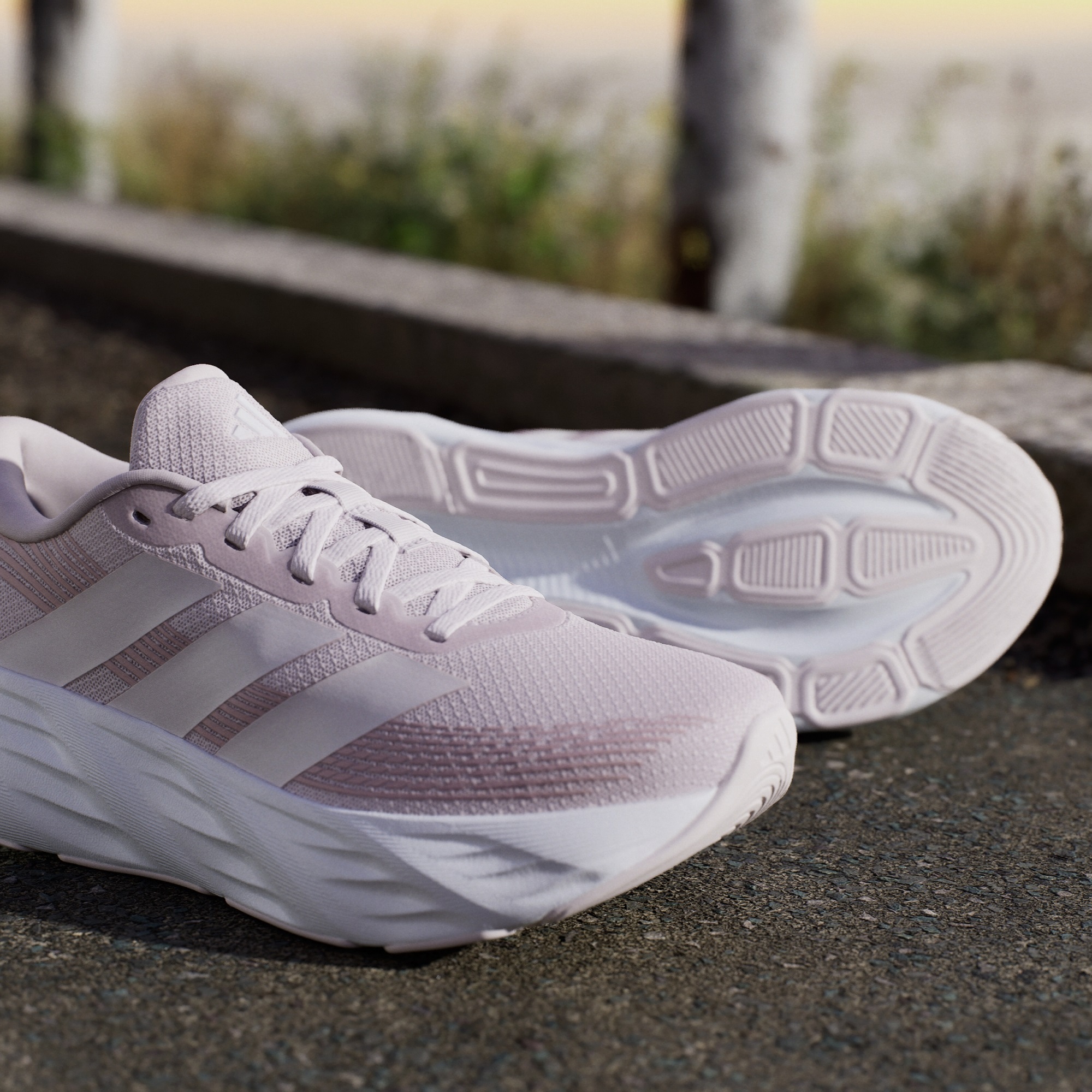 Кроссовки женские Adidas Galaxy 8 W IH9792 40 2/3 (7 UK) фиолетовые фото8