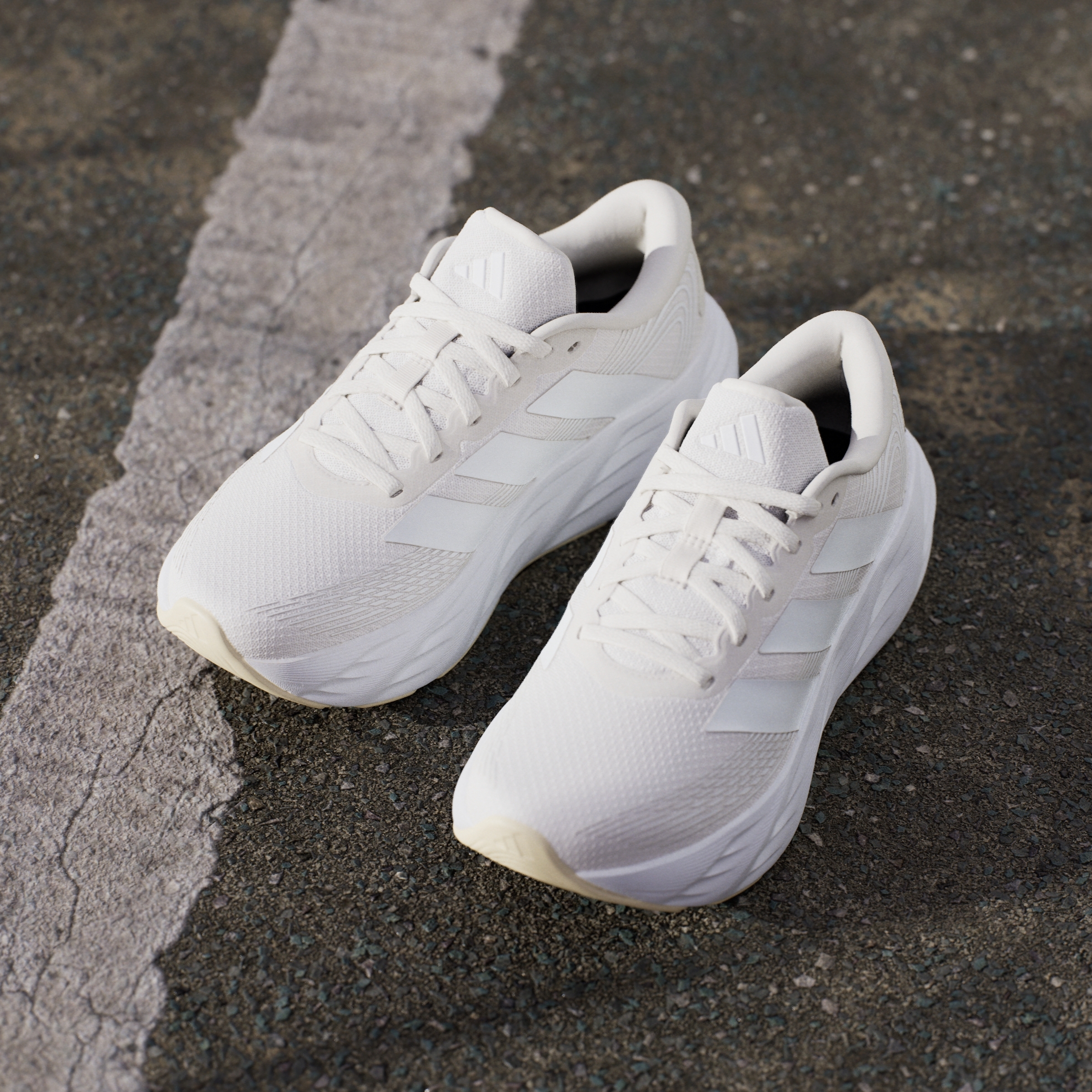 Кроссовки женские Adidas Galaxy 8 W IH9794 36 2/3 (4 UK) белые фото6