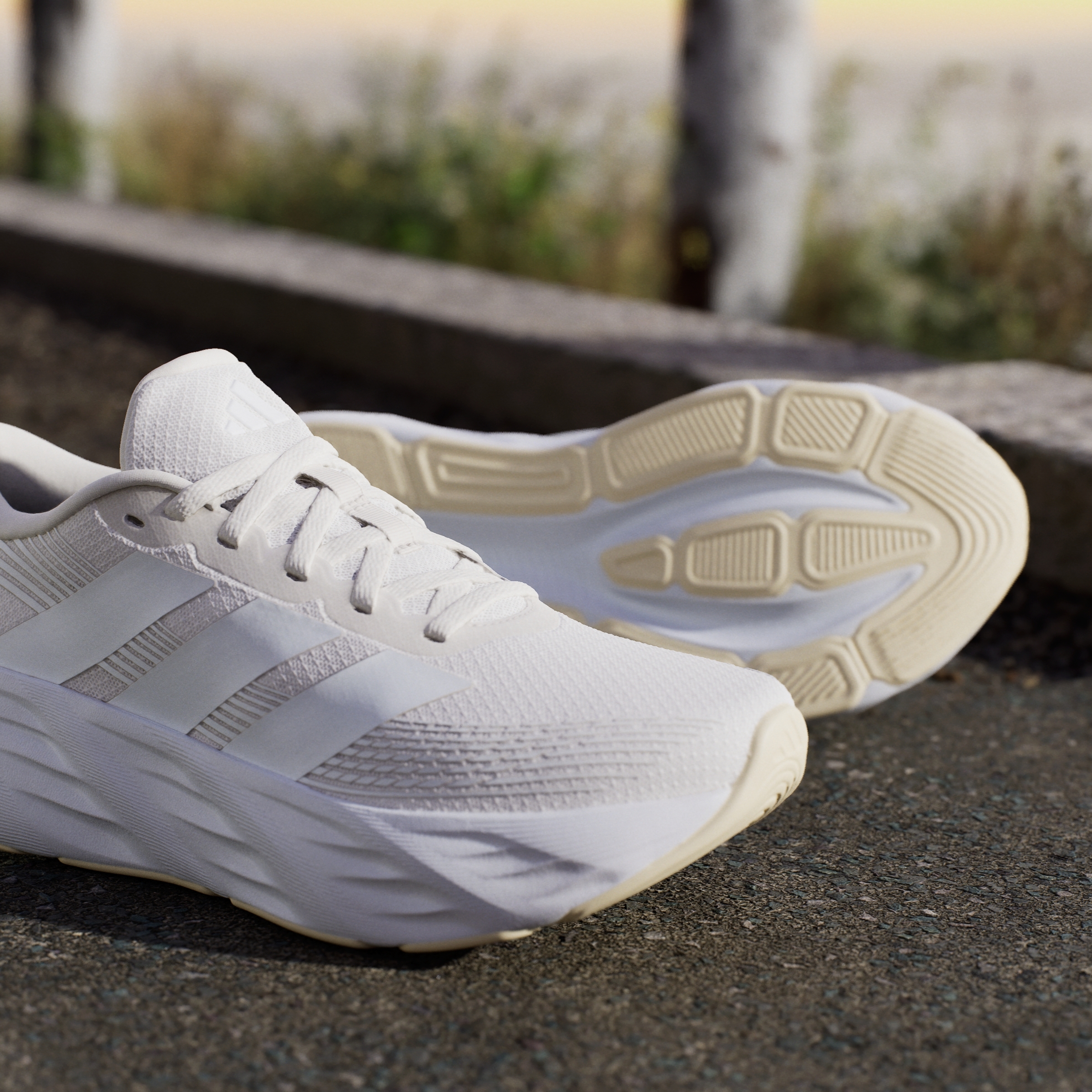 Кроссовки женские Adidas Galaxy 8 W IH9794 38 (5 UK) белые фото9