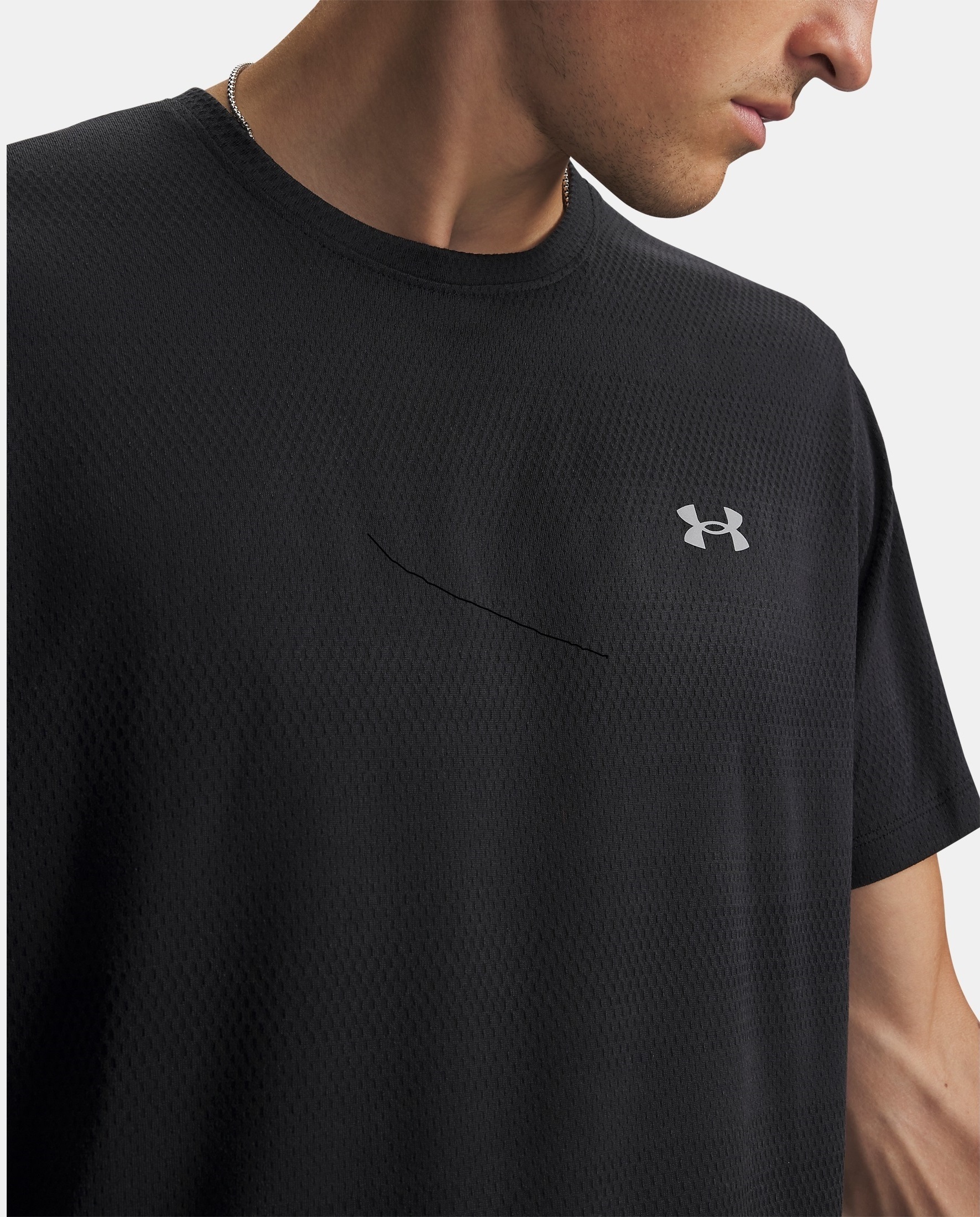Футболка чоловіча Under Armour Velociti SS 6009517-001 M Чорнафото