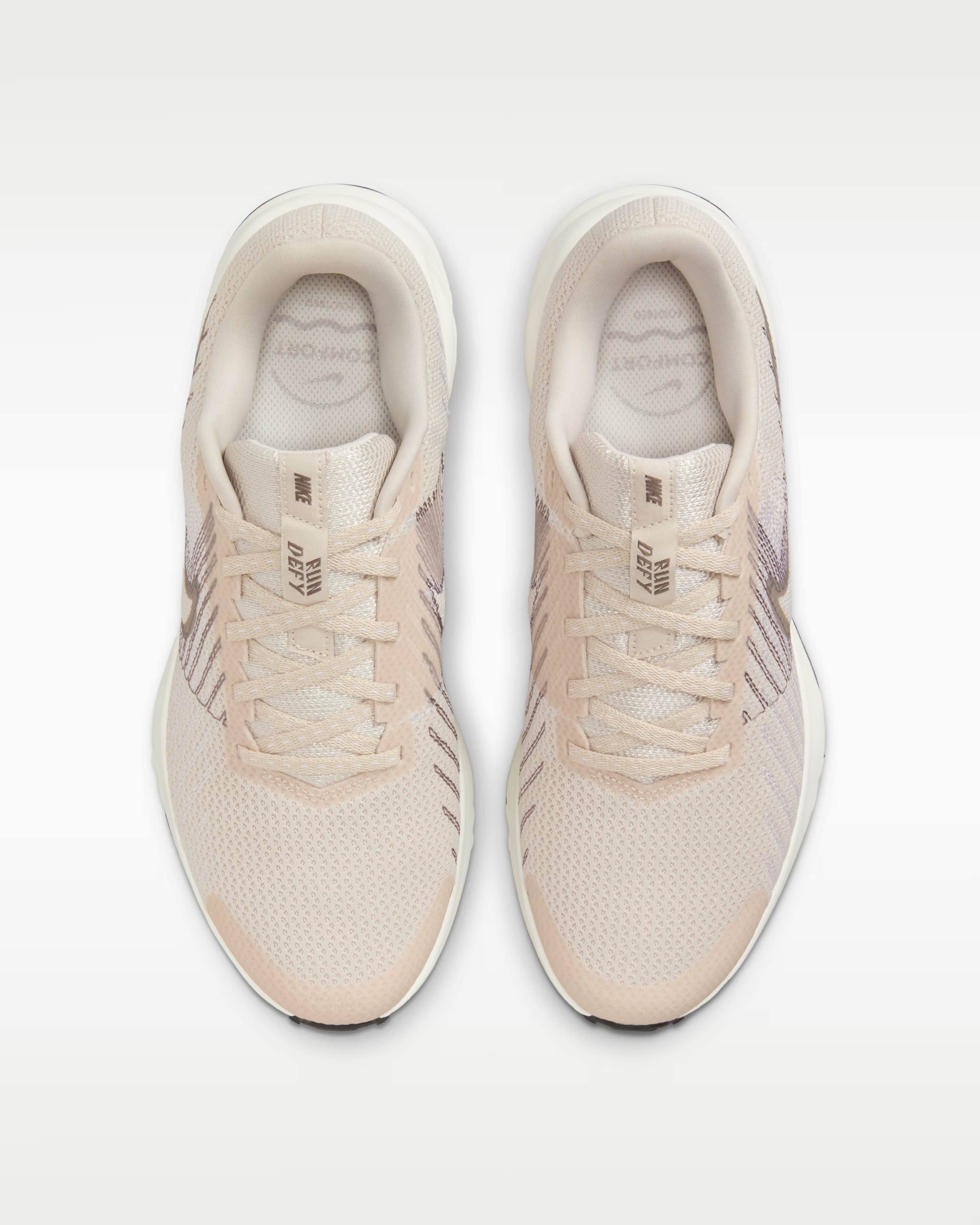 Кроссовки женские Nike W Run Defy HM9593-100 40,5 (9 US) молочные фото4