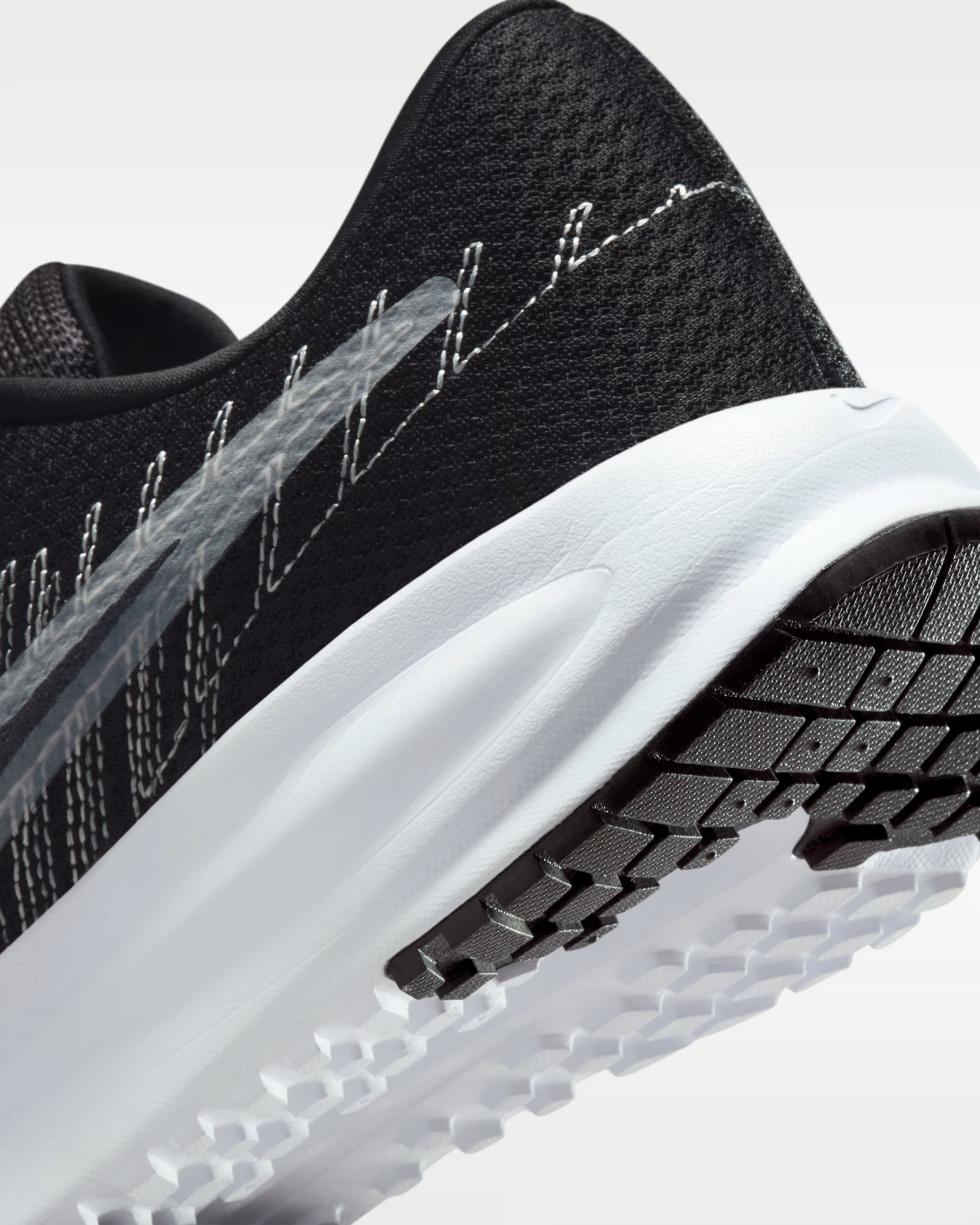 Кроссовки женские Nike W Run Defy HM9593-002 35,5 (5 US) черные фото7