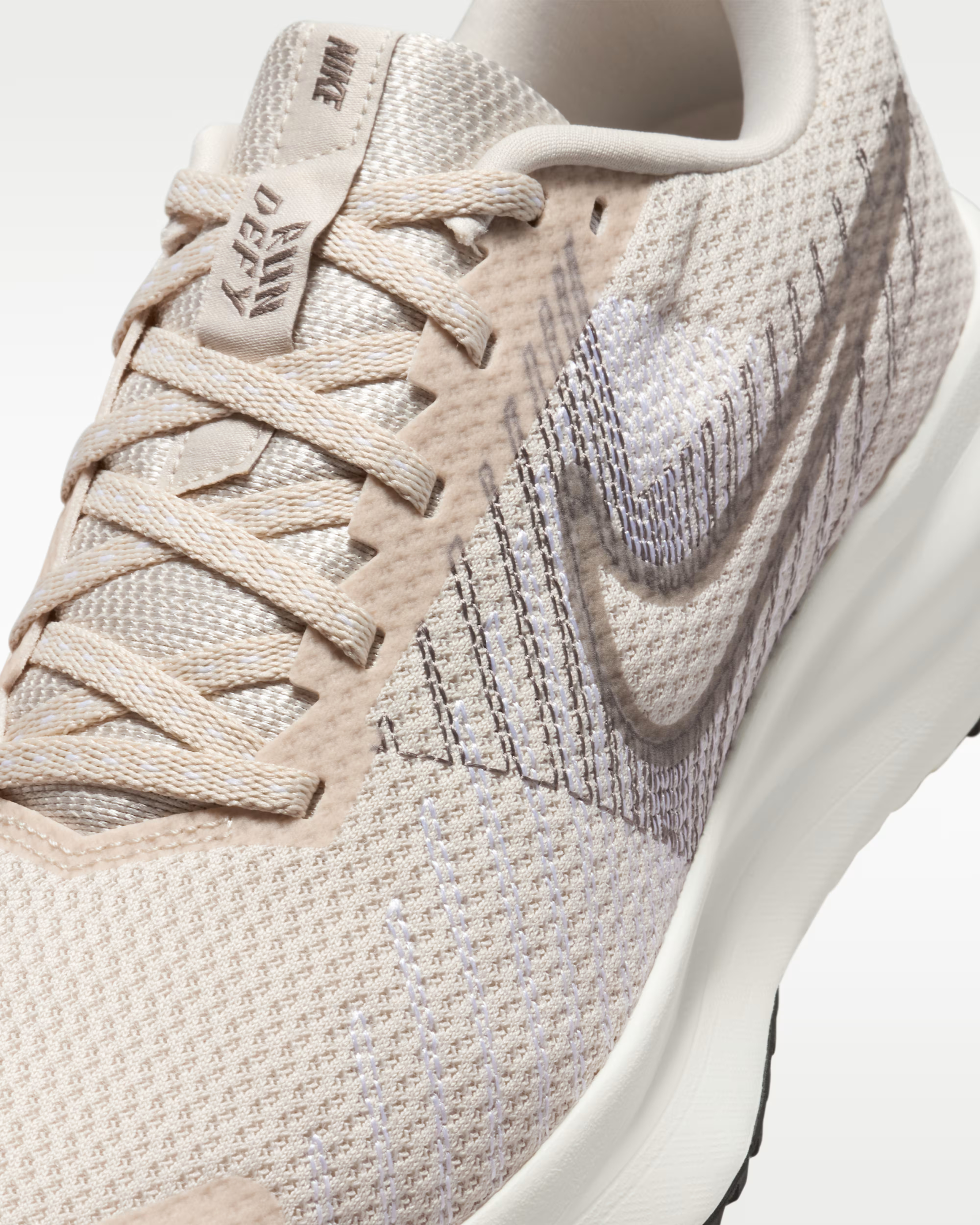Кроссовки женские Nike W Run Defy HM9593-100 38 (7 US) молочные фото7