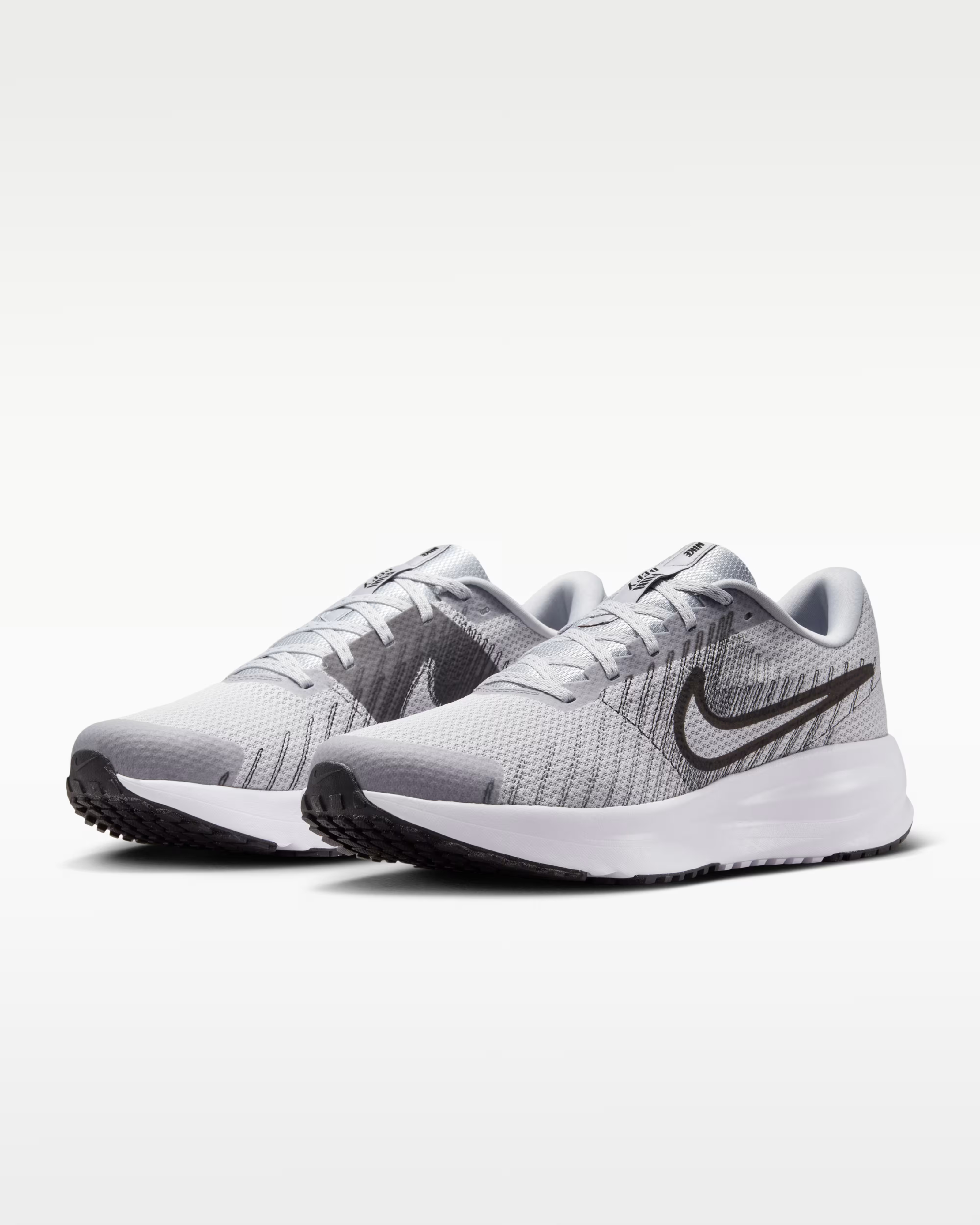 Кросівки чоловічі Nike Run Defy HM9594-003 40,5 (7,5 US) сірі фото3