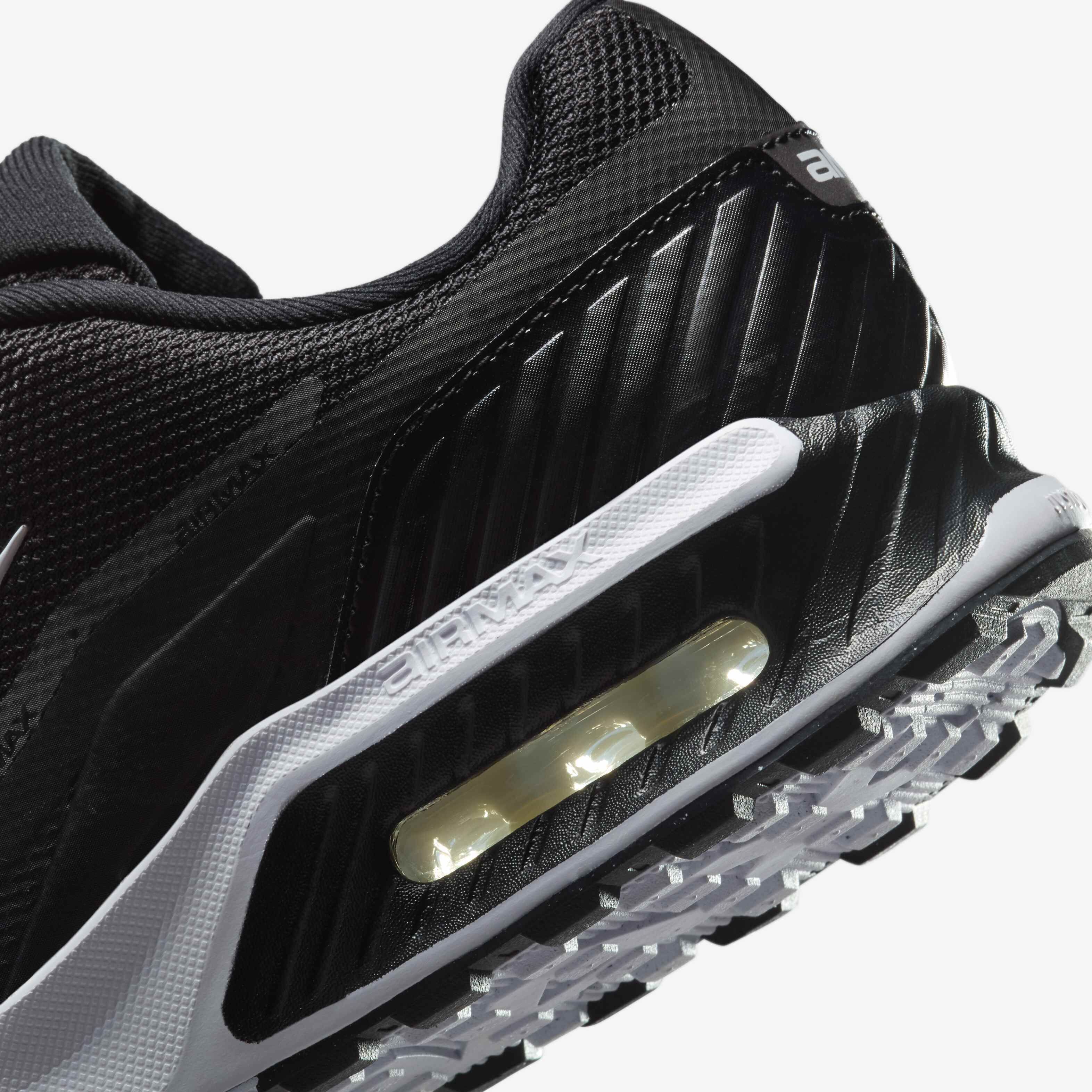 Кроссовки женские Nike W Air Max Bia IF2628-002 39 (8 US) черные фото8