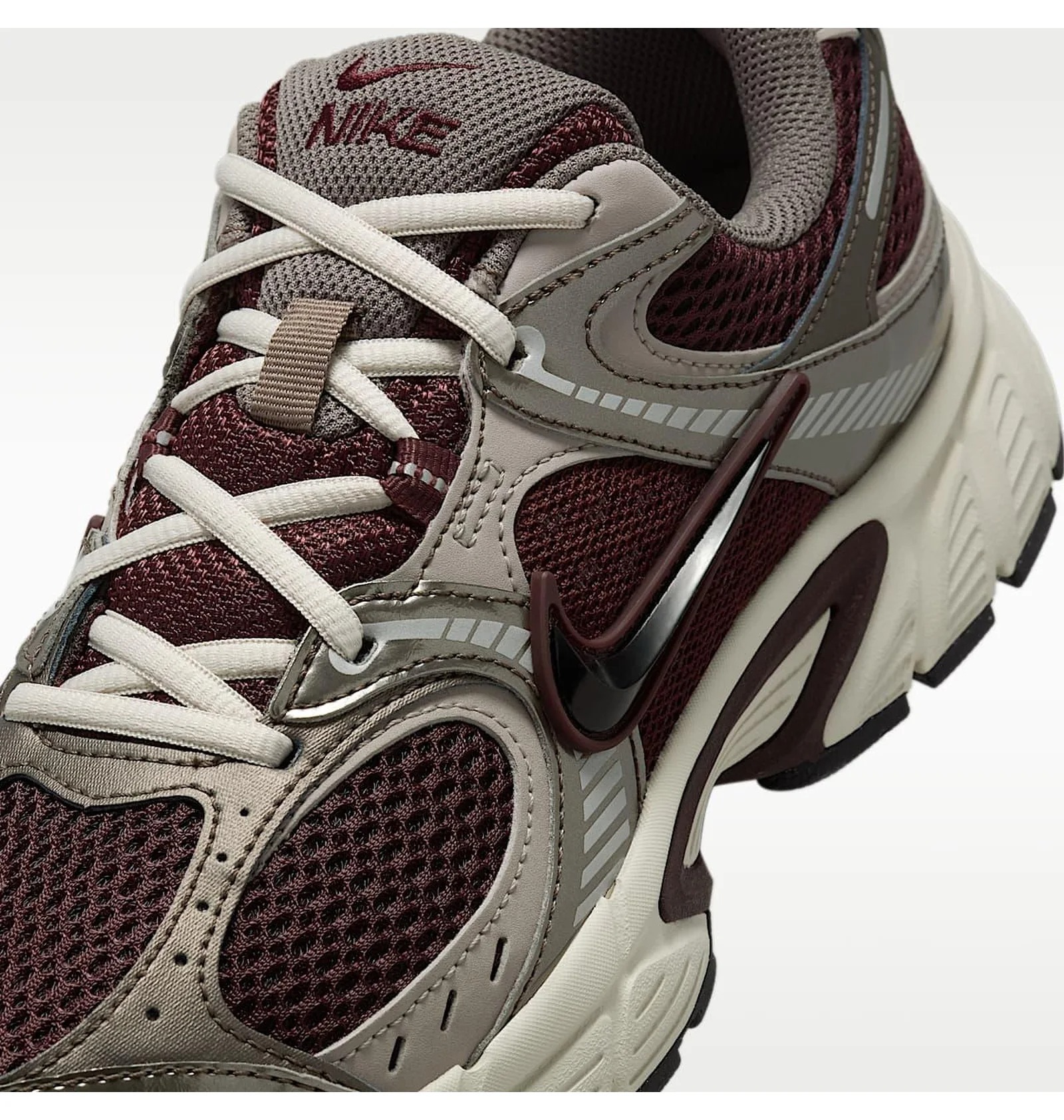 Кроссовки женские Nike W V5 Rnr HQ7901-602 38 (7 US) серые/бордовые фото7