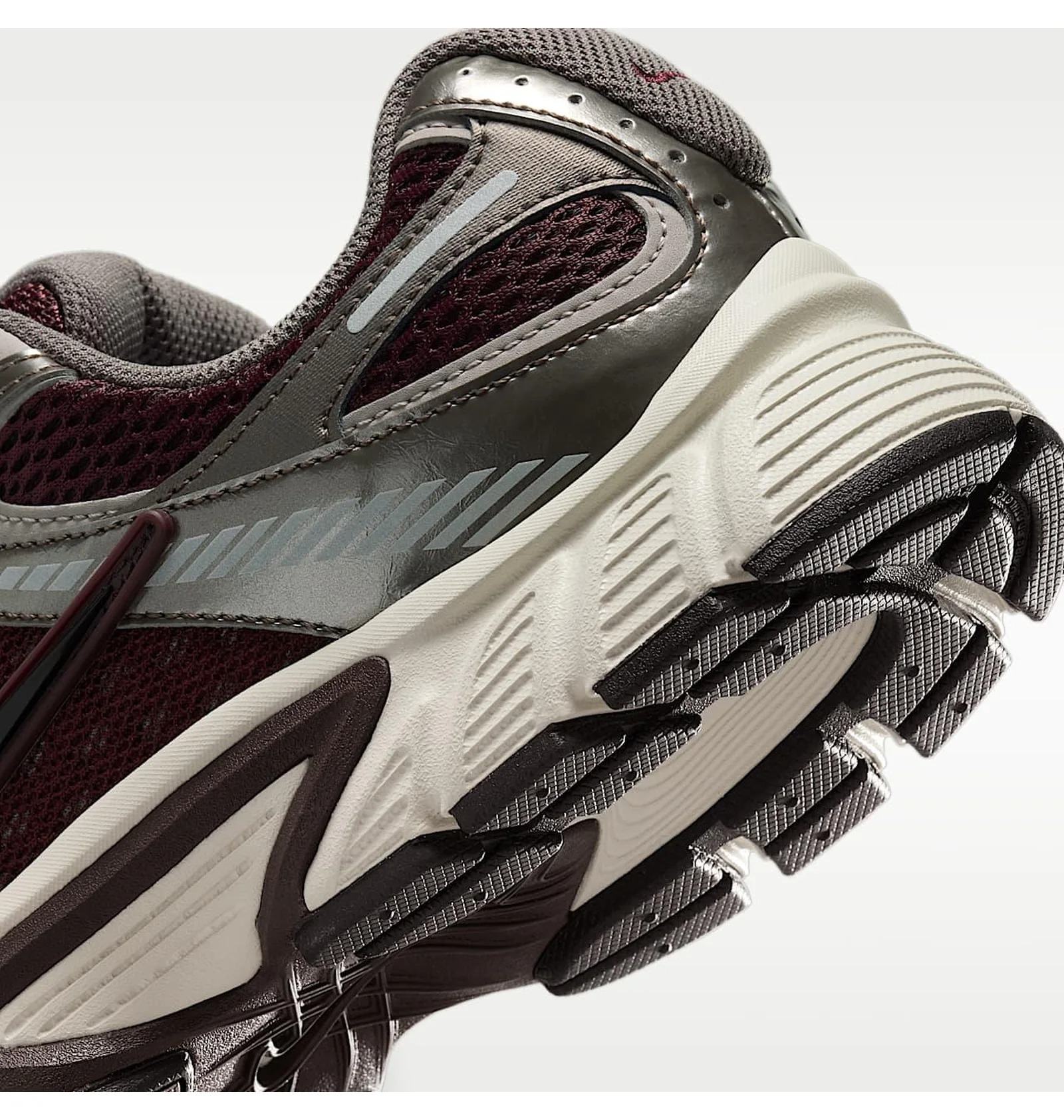 Кроссовки женские Nike W V5 Rnr HQ7901-602 38 (7 US) серые/бордовые фото8