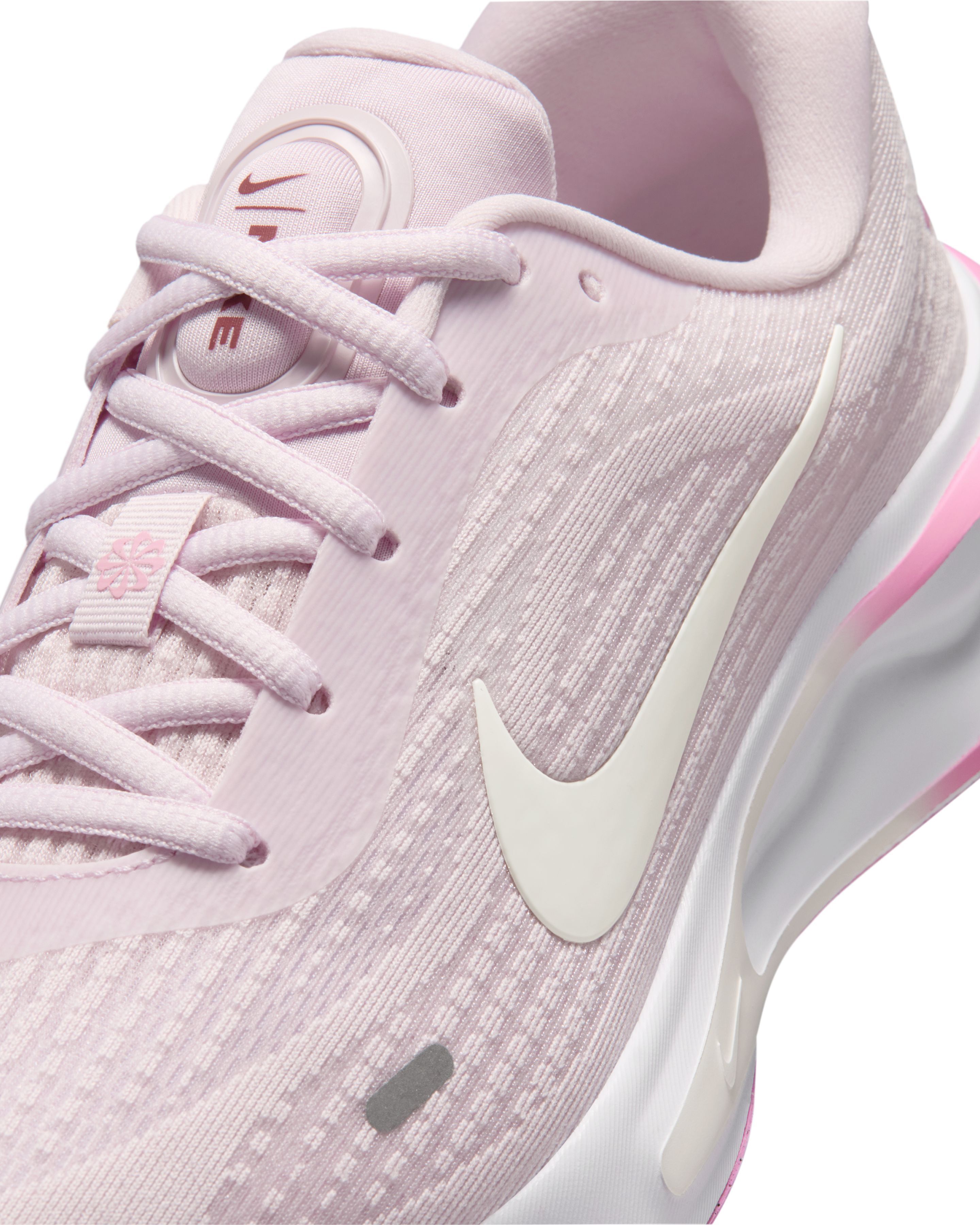 Кроссовки женские Nike W Journey Run FJ7765-502 35,5 (5 US) нежно-розовые фото7