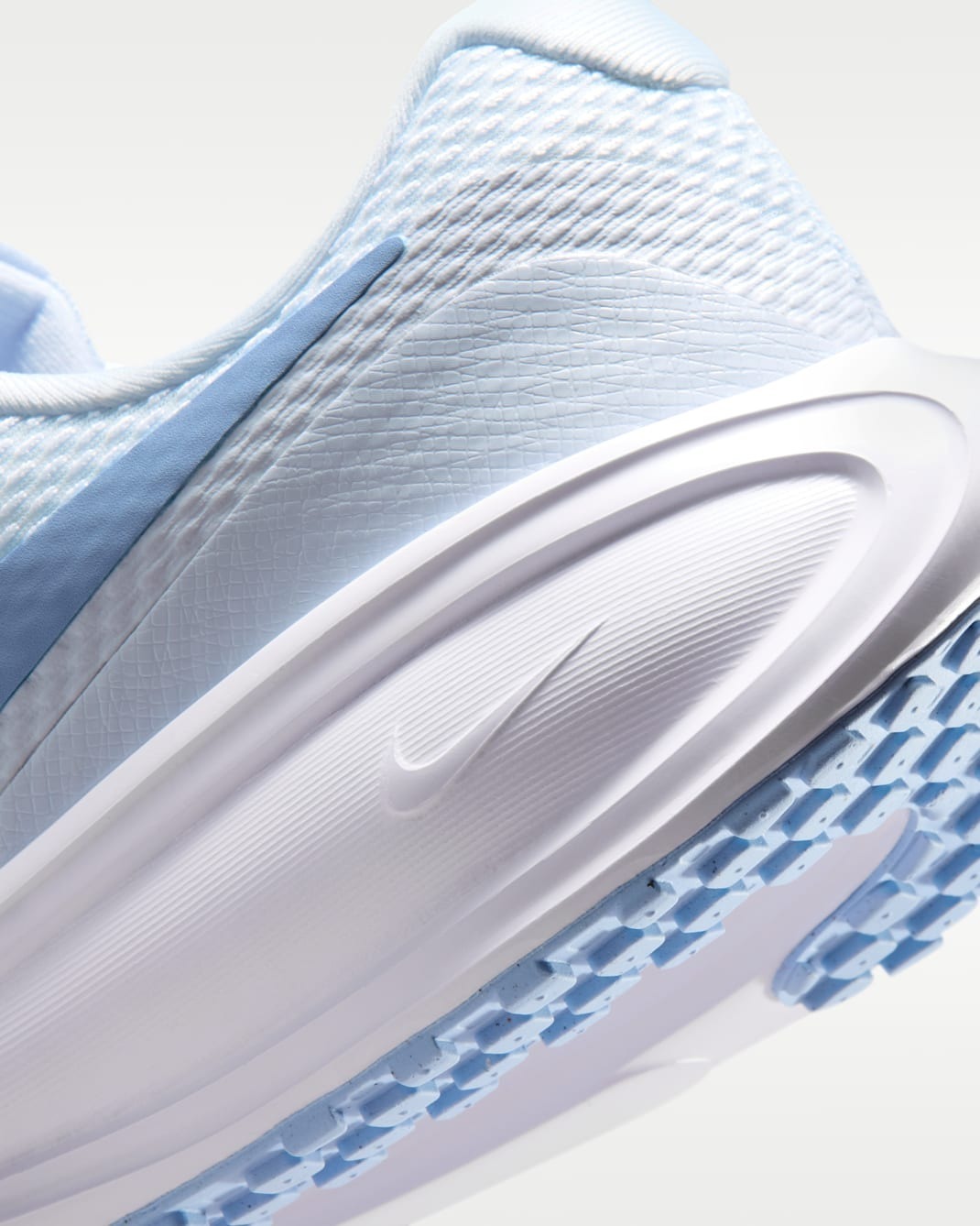 Кроссовки женские Nike W Revolution 8 HJ8485-006 39 (8 US) светло-голубые фото8