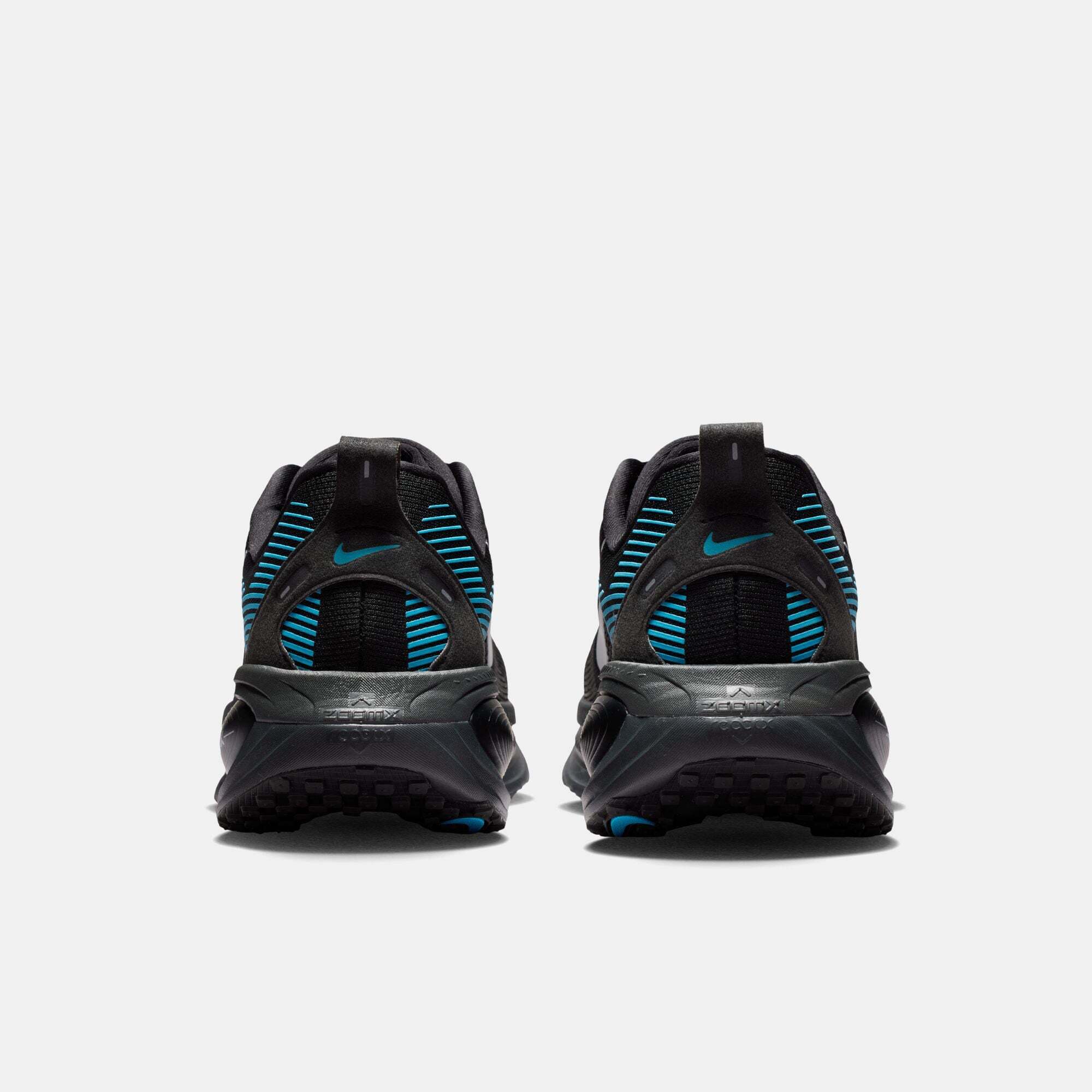 Кроссовки мужские Nike Vomero 18 HM6803-018 42,5 (9 US) черные фото5