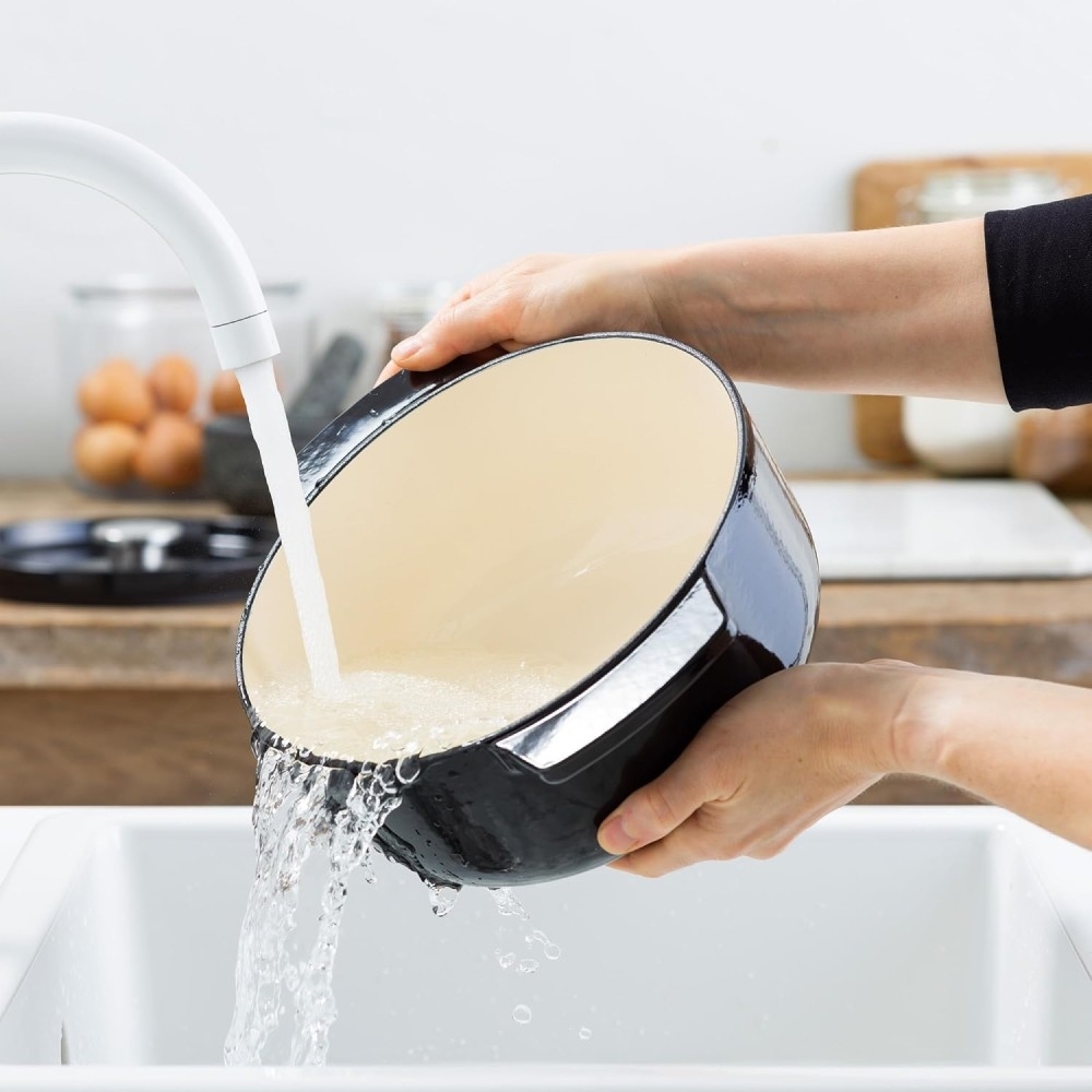 Кастрюля чугунная с крышкой KitchenAid, 22 см, 3,3 л, черная (CC006058-001) фото5