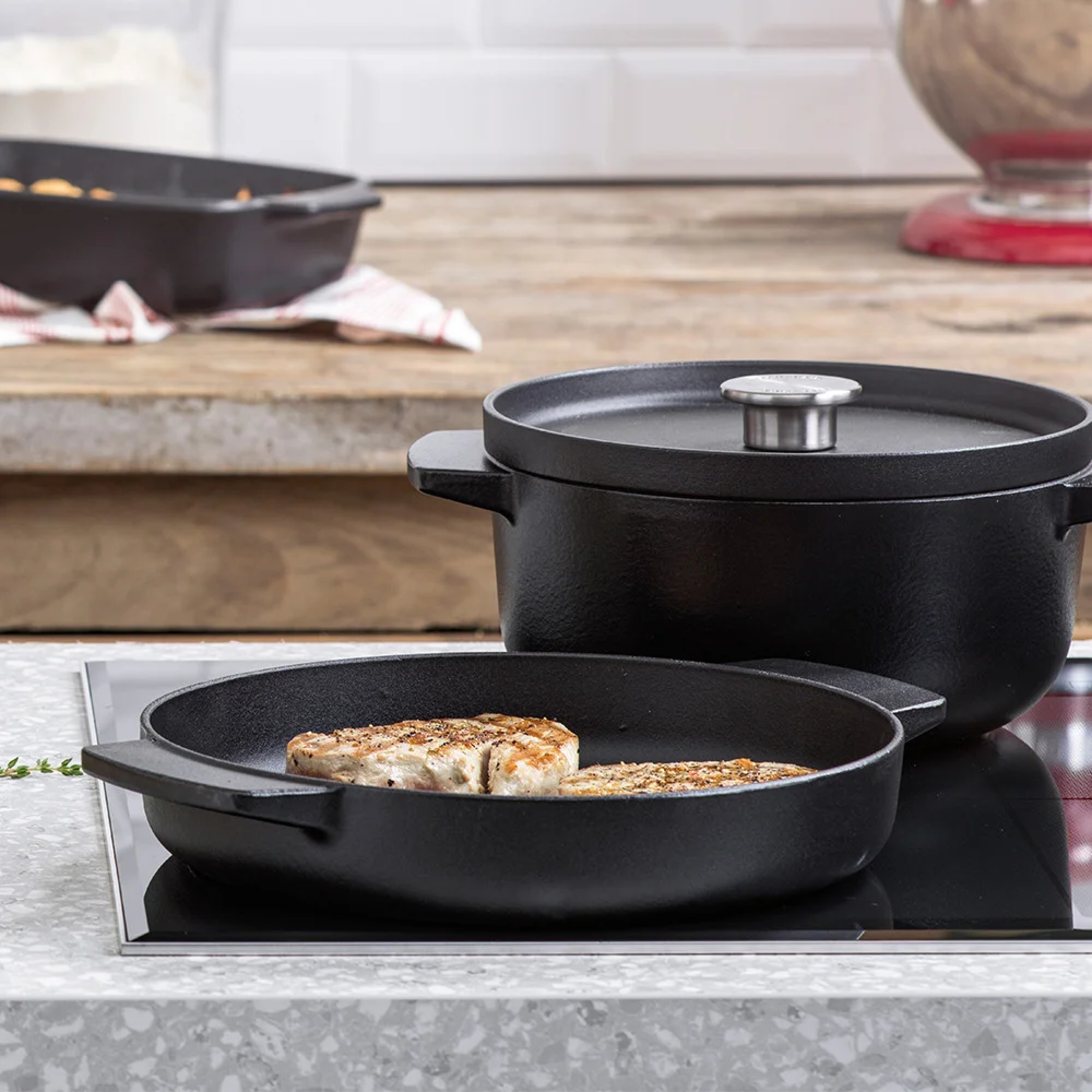 Сковорода-гриль чавунна KitchenAid Matte Oven-to-table, 26 см (CC004600-001) фото4