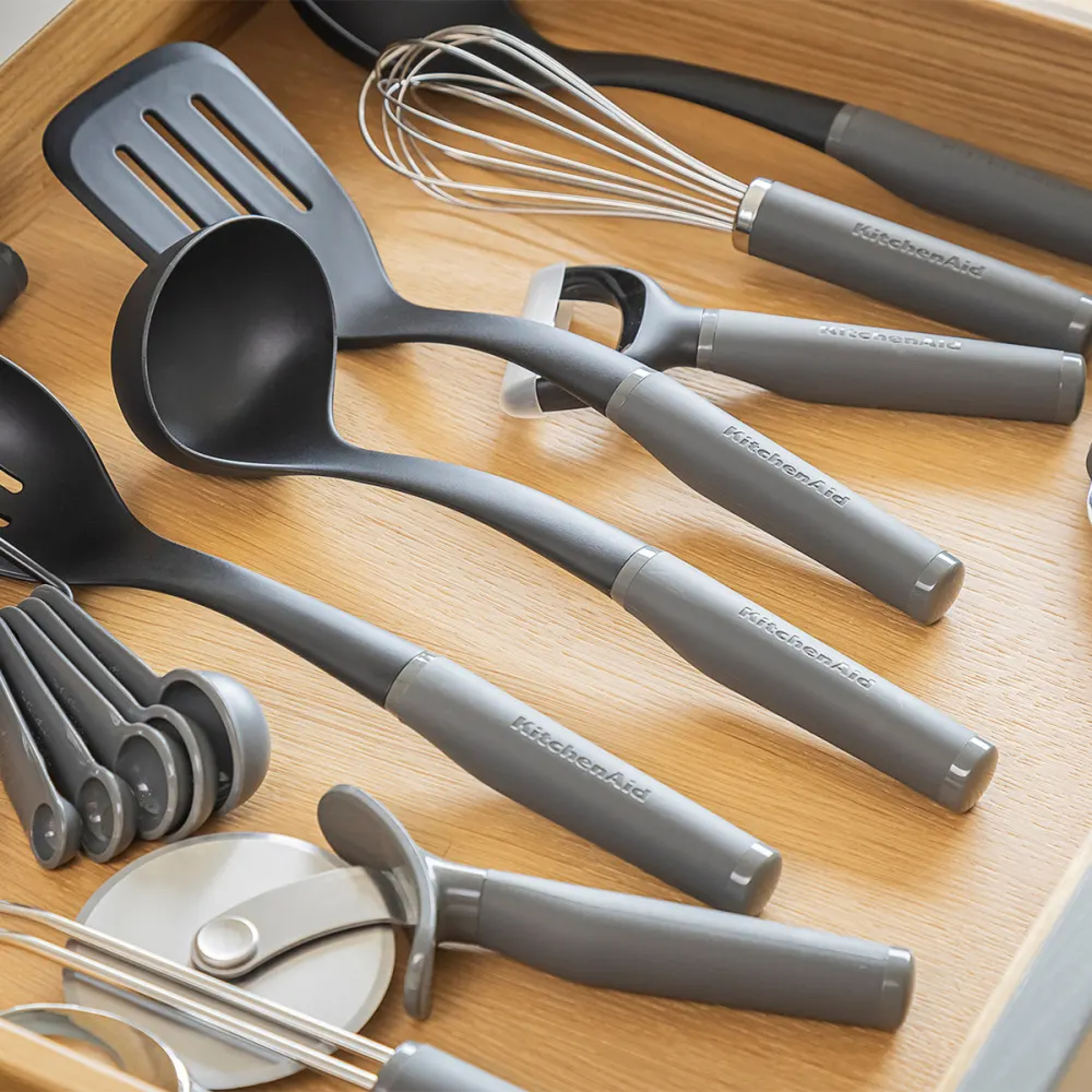 Половник KitchenAid Coreline, 31,5 см, серый (KAS006OHCGG) фото5