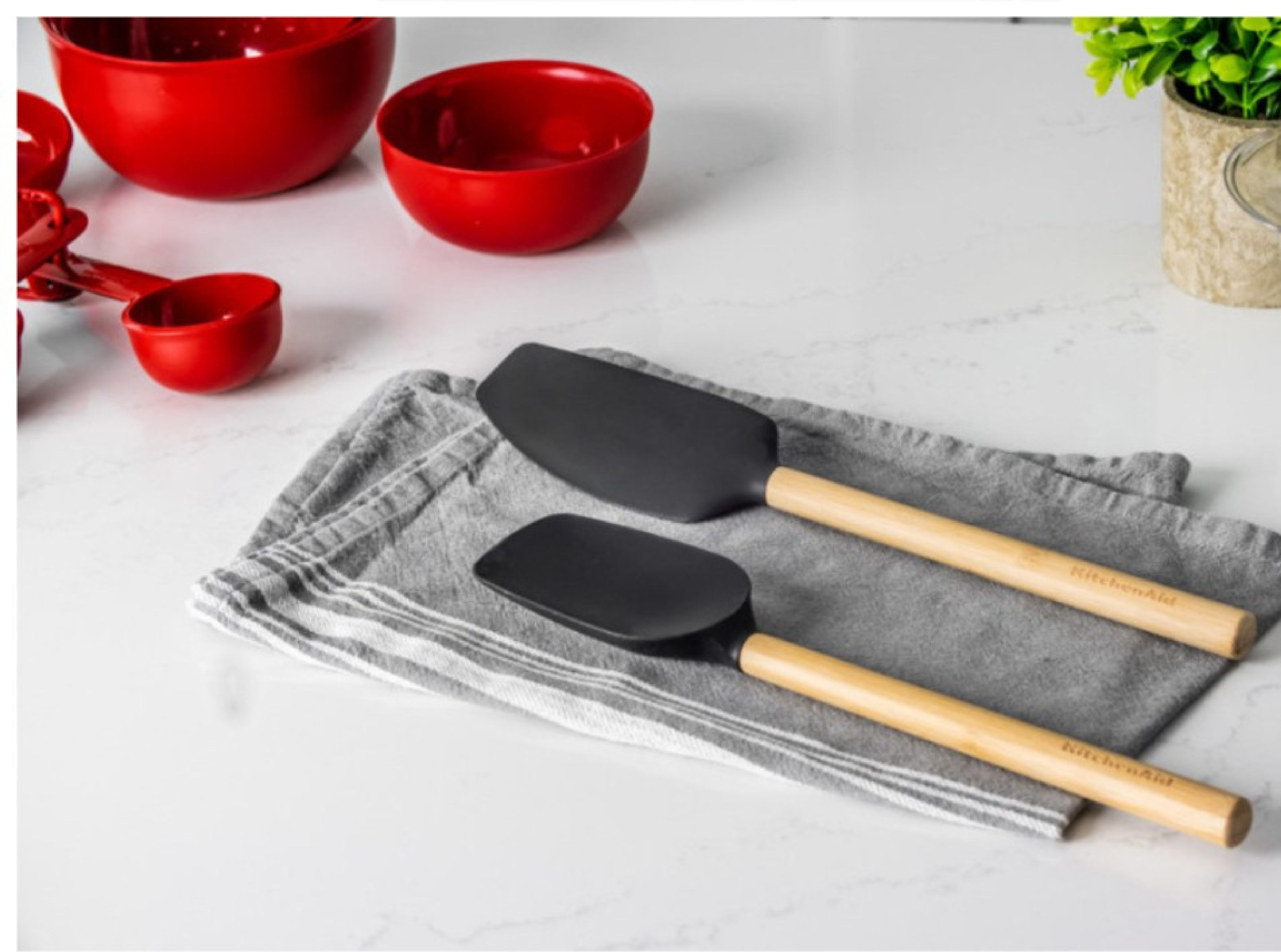 Лопатка для тіста KitchenAid Classic, 30,1 см, чорний (KQG630OHOBE) фото3