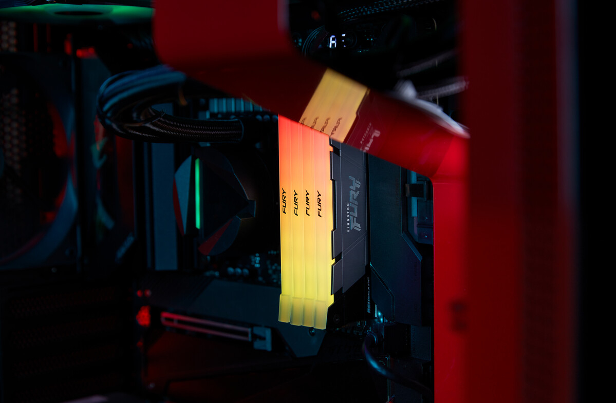 Память для ПК Kingston Fury Renegade RGB DDR4 3200 32GB (2x16GB) (KF432C16RB12AK2/32) фото