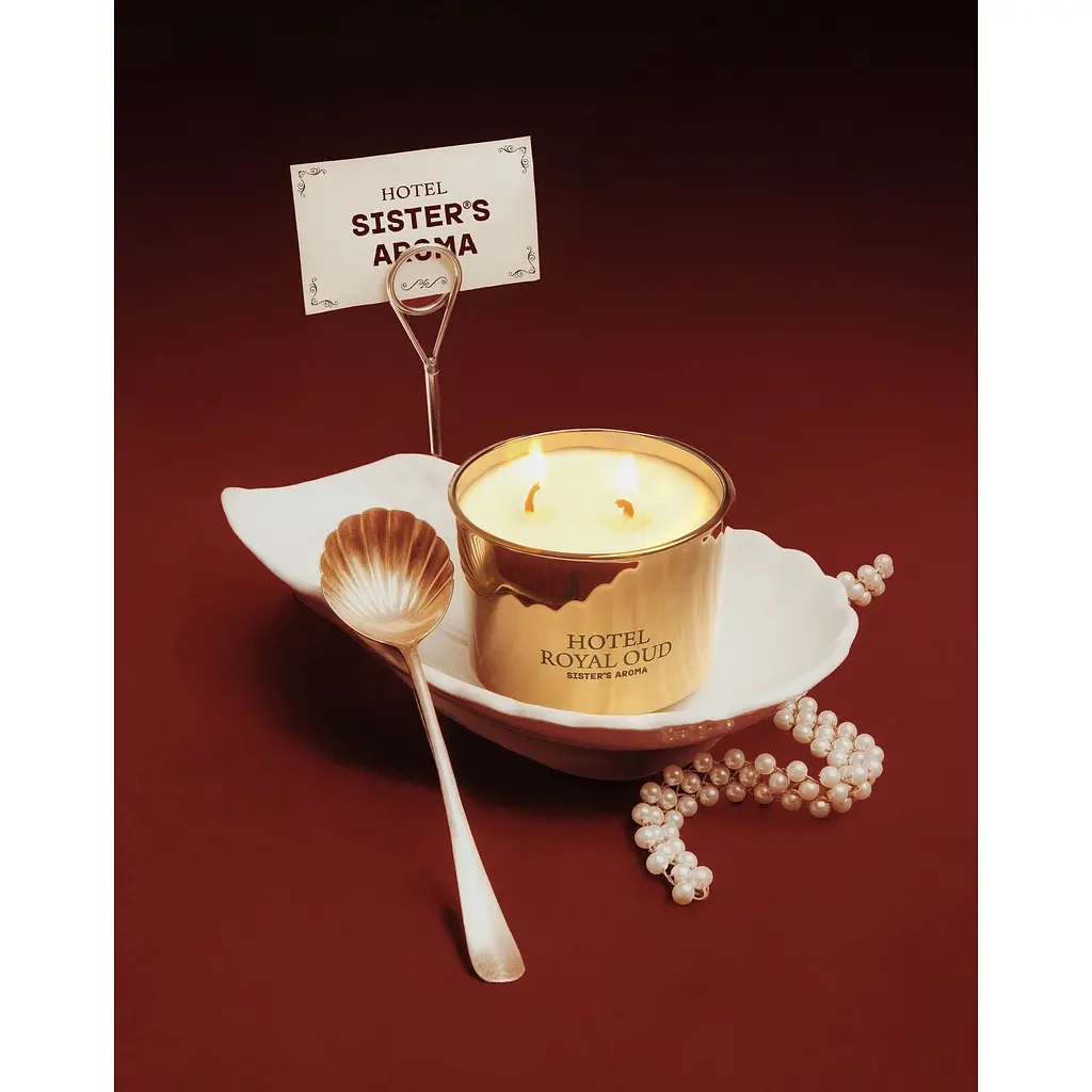 Ароматическая свеча Sister's Aroma Hotel Royal Oud 150 г (4820227786152) фото