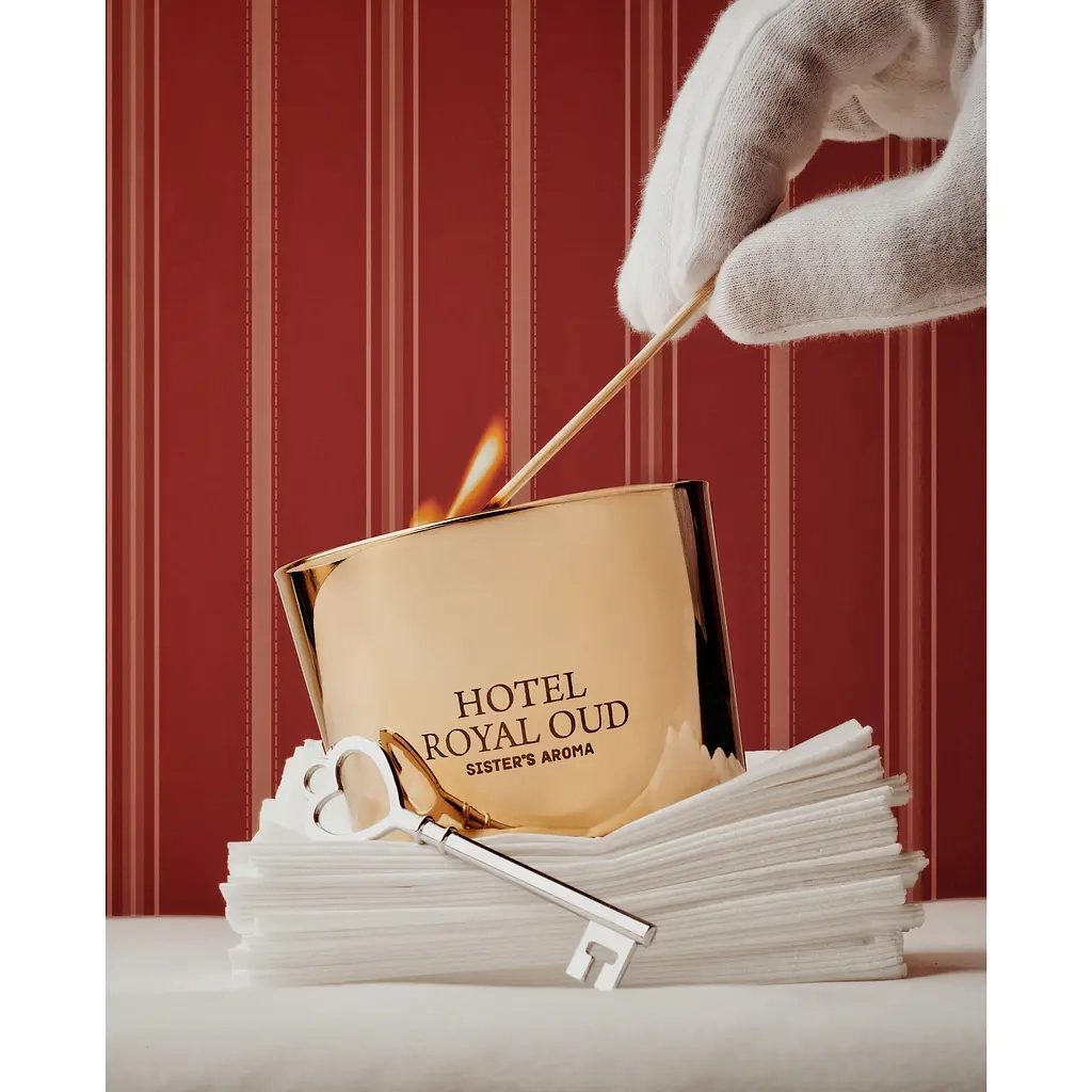 Ароматическая свеча Sister's Aroma Hotel Royal Oud 150 г (4820227786152) фото