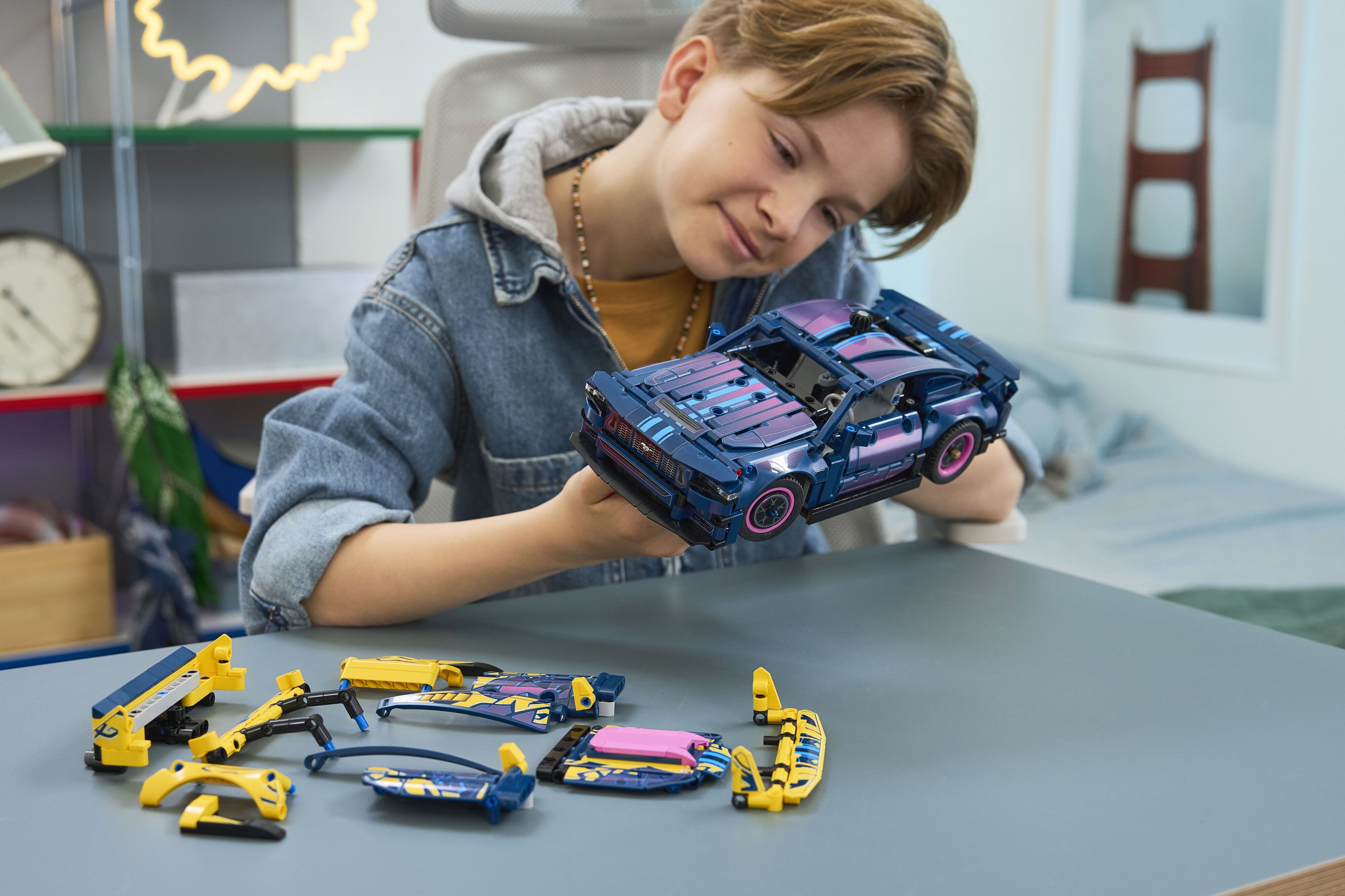 LEGO 42236 Technic Тюнінг-гараж з автомобілем Ford Mustang GT фото9