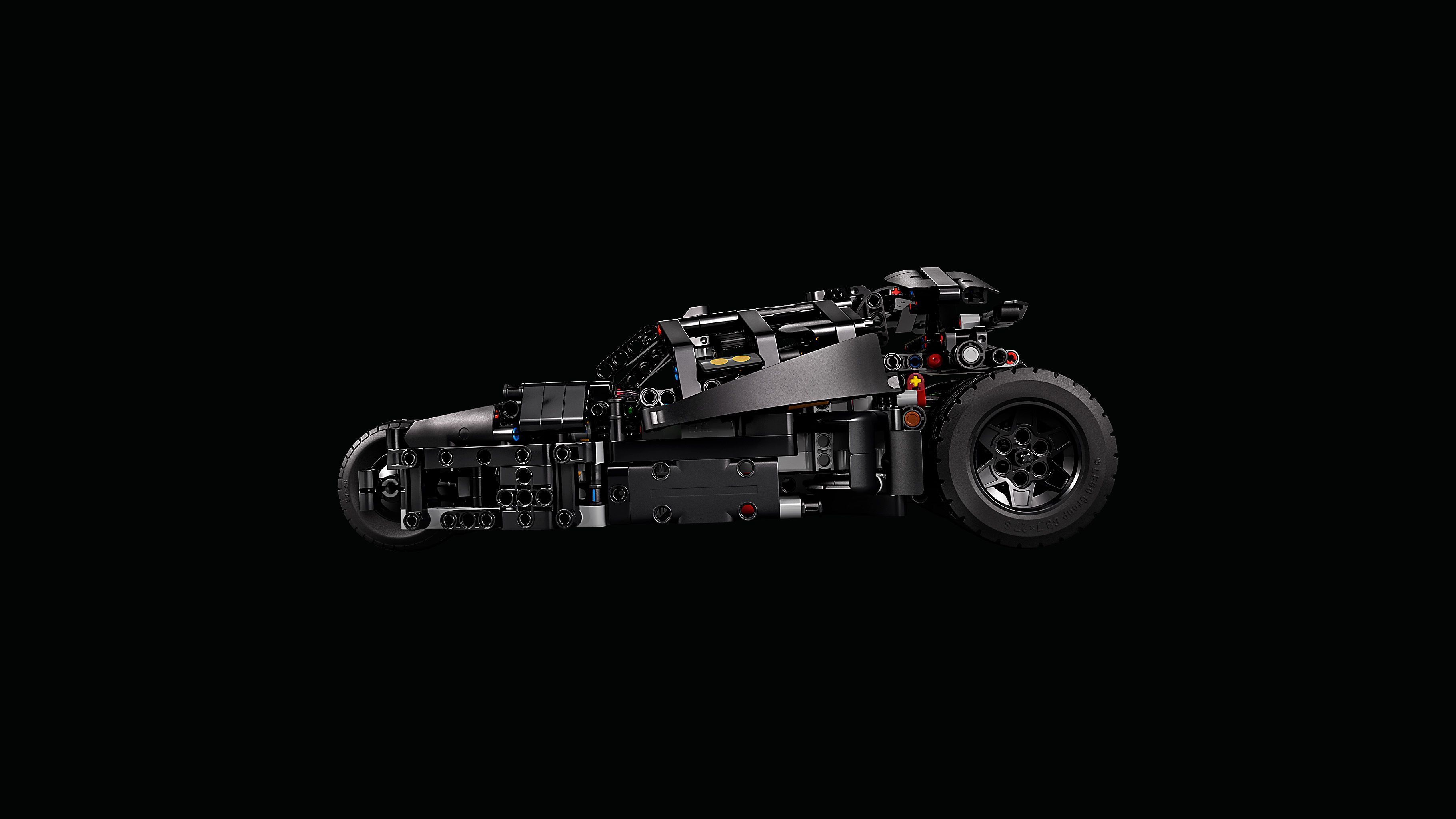 LEGO 42239 Technic Batmobile Tumbler фото13